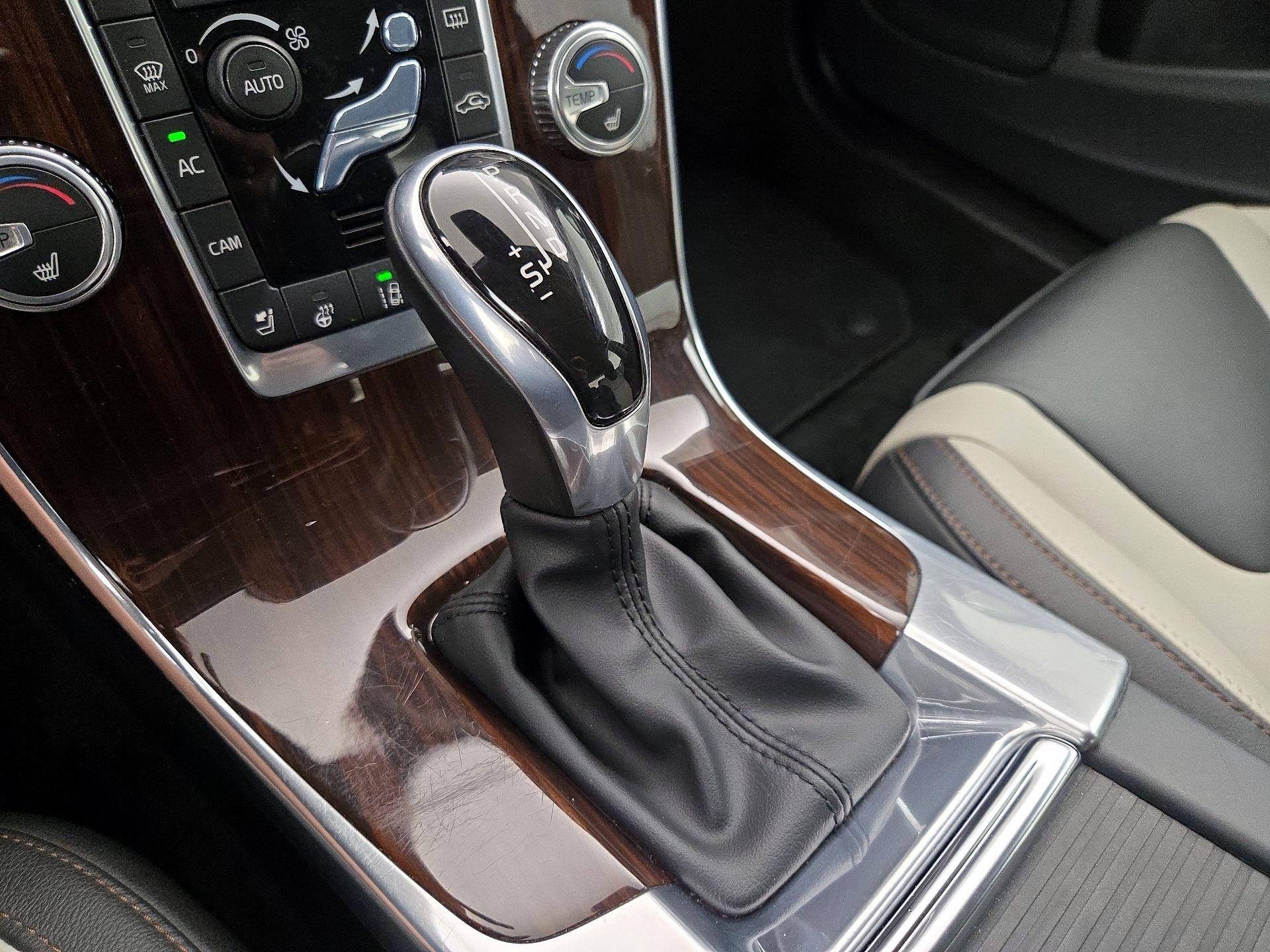 Thumbnail: 2016 Volvo S60 - 18