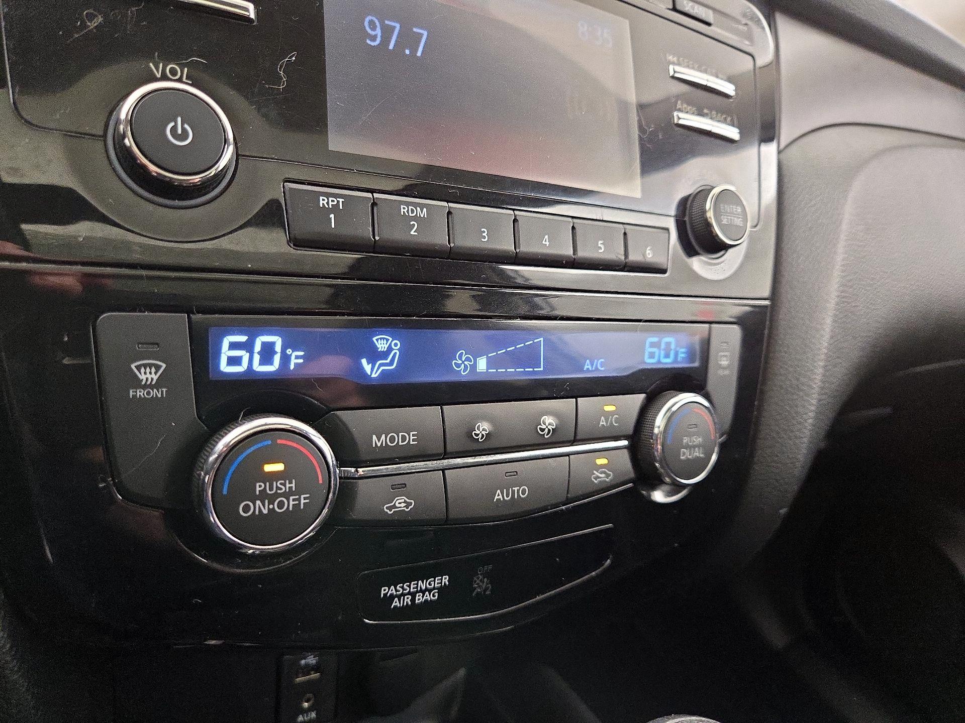 Thumbnail: 2014 Nissan Rogue - 16