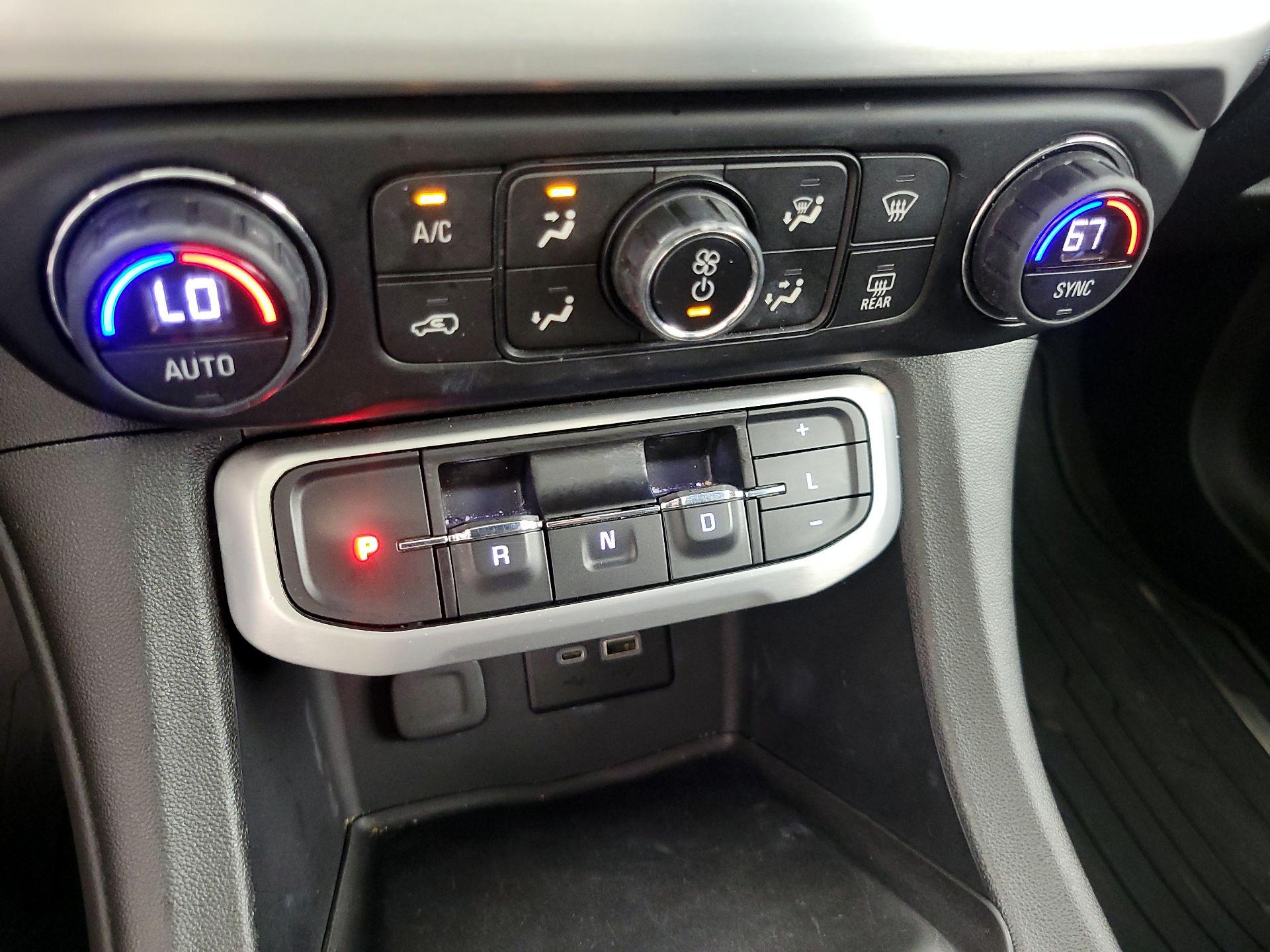 Thumbnail: 2020 GMC Acadia - 16
