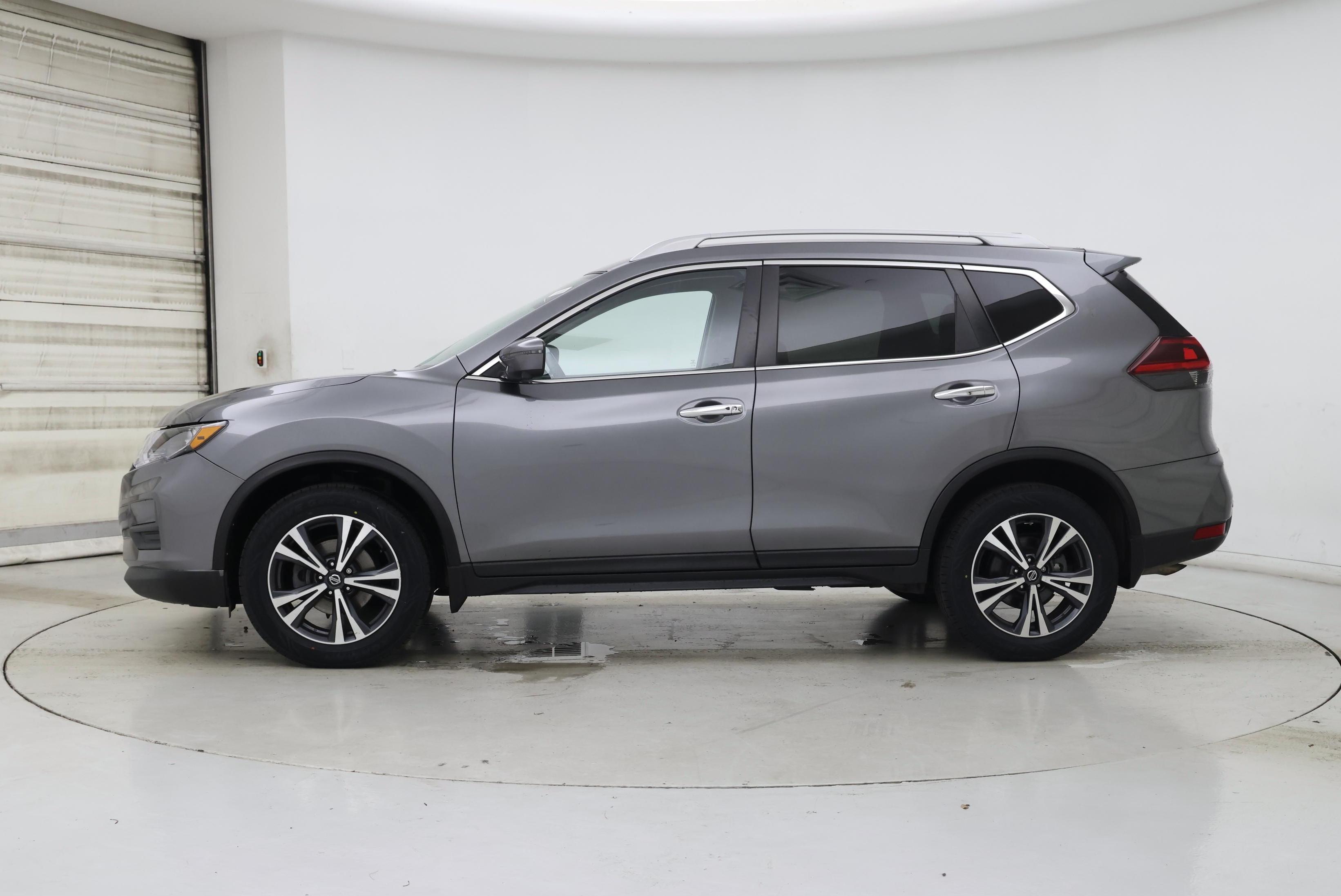 Thumbnail: 2020 Nissan Rogue - 3