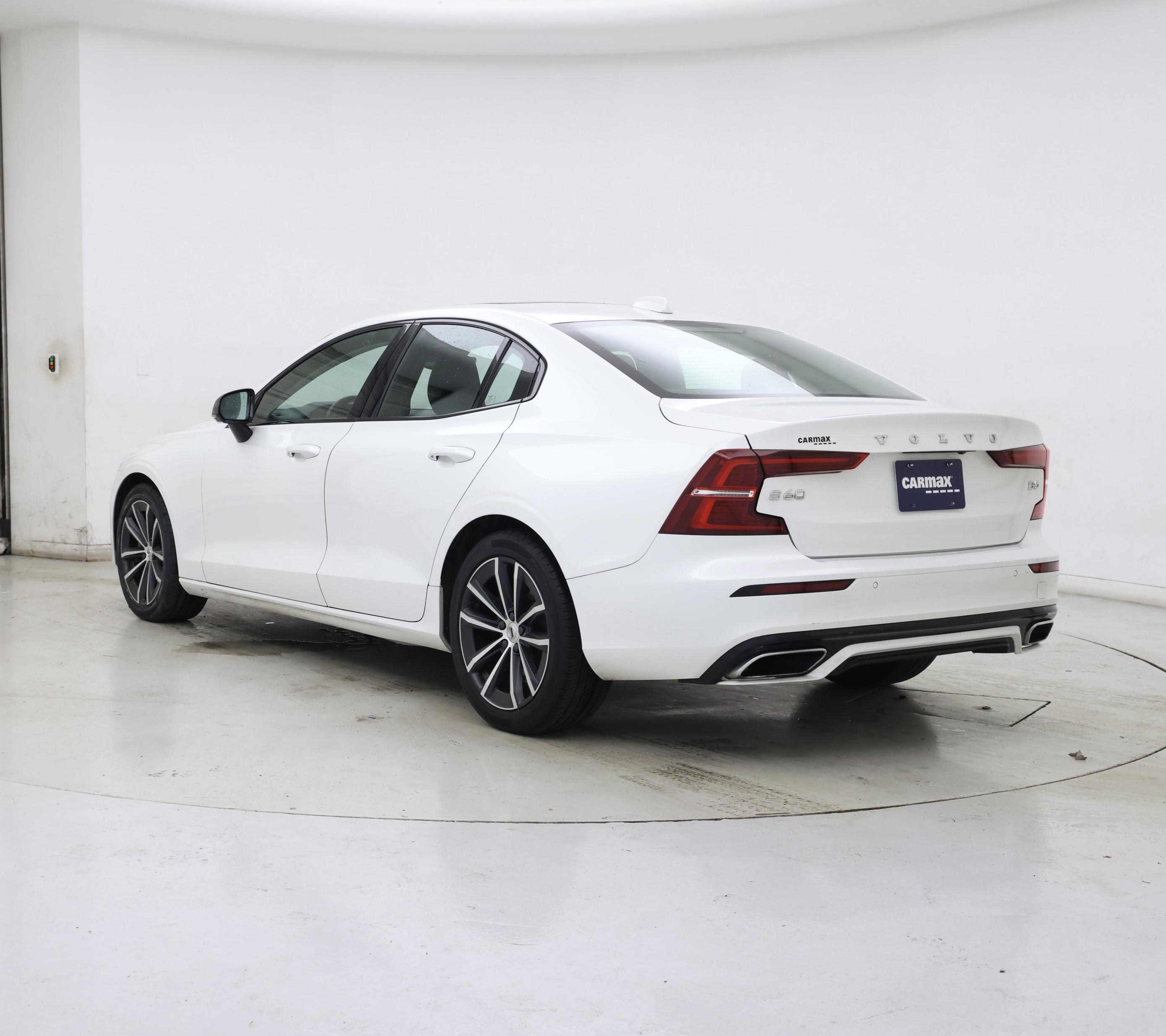 Thumbnail: 2022 Volvo S60 - 2