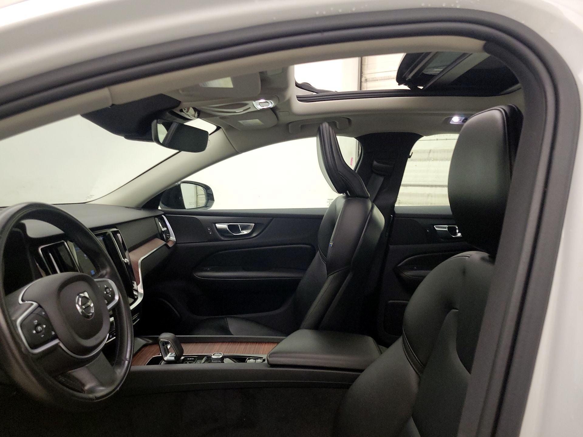 Thumbnail: 2022 Volvo S60 - 19
