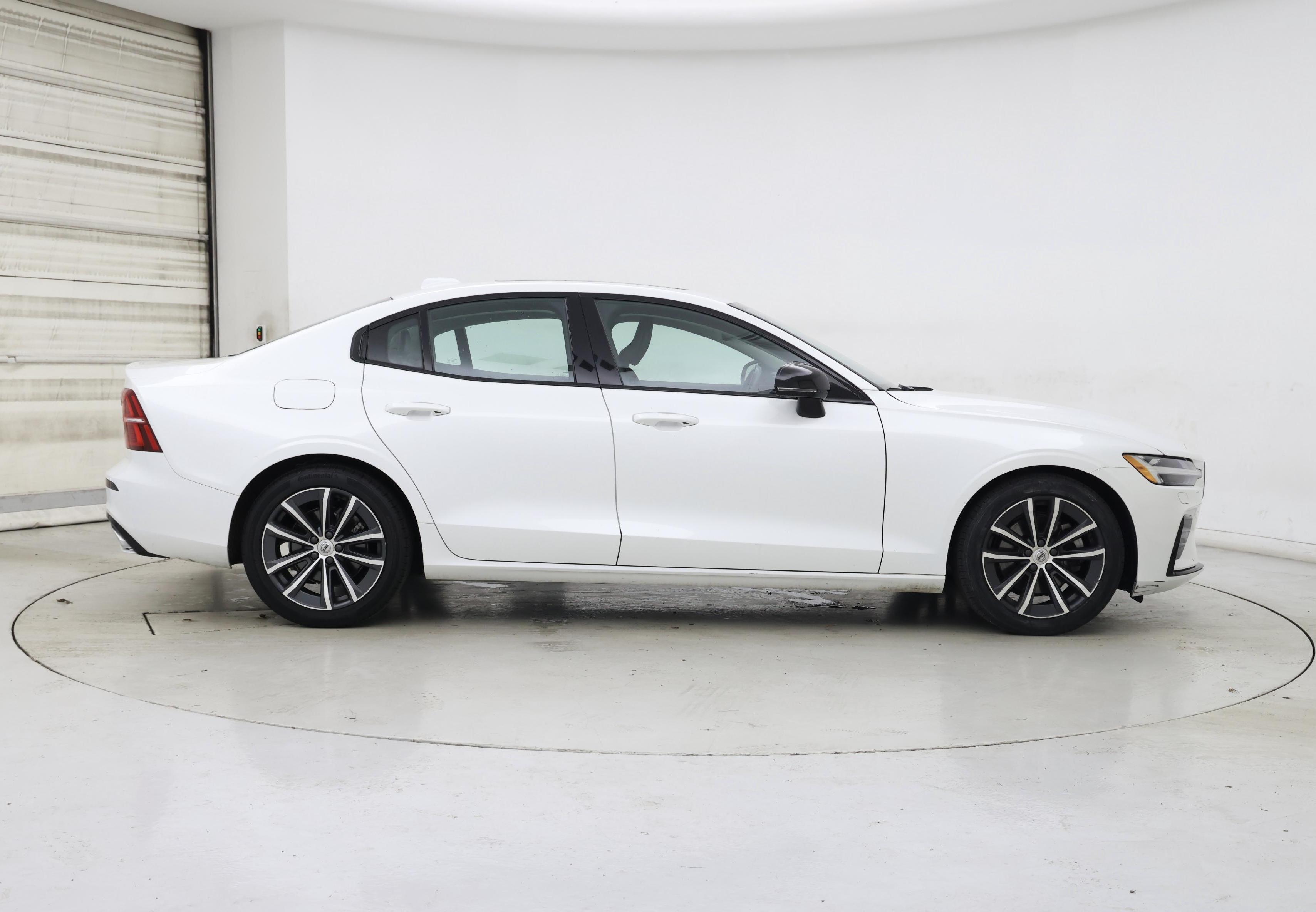 Thumbnail: 2022 Volvo S60 - 7