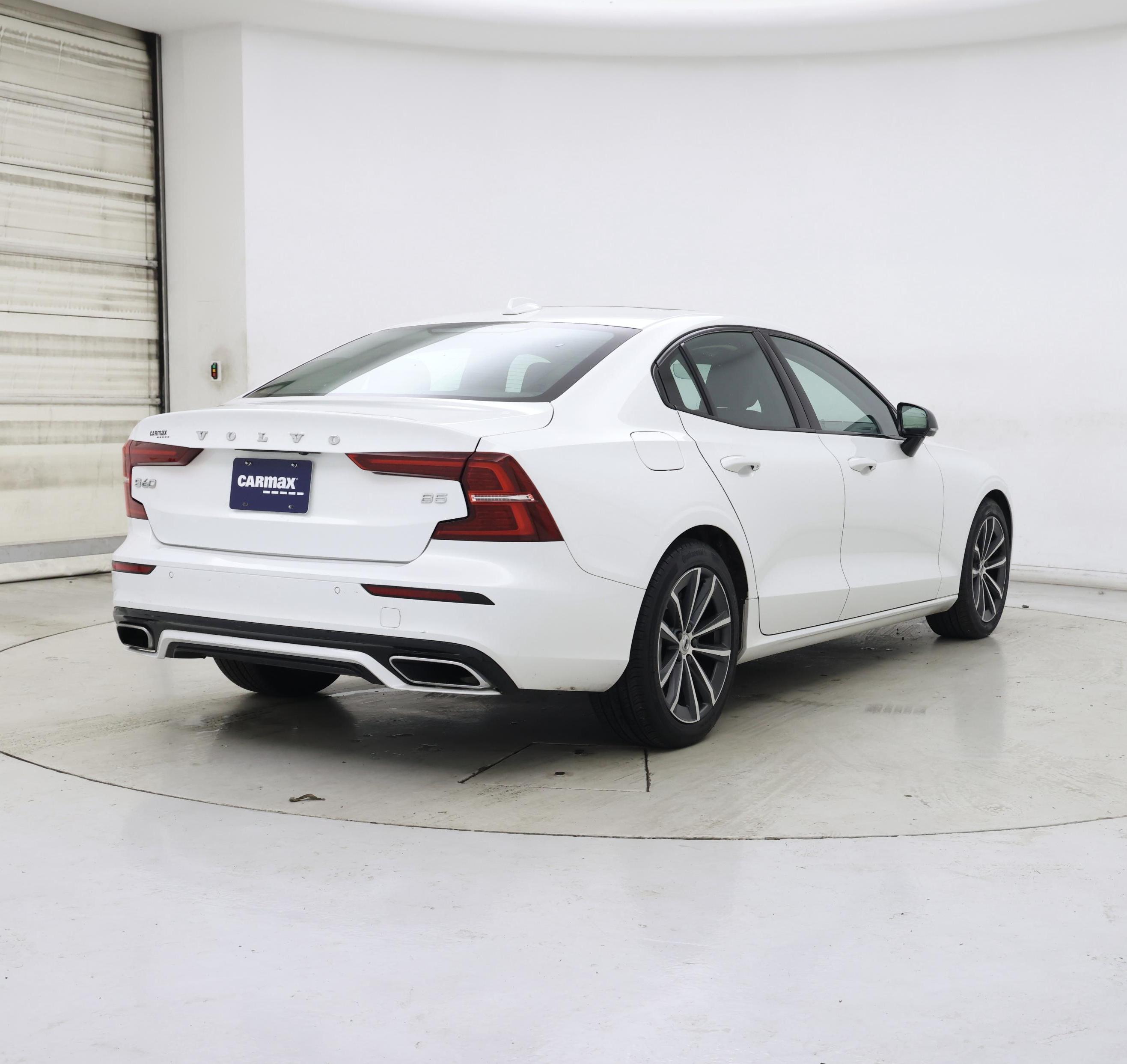 Thumbnail: 2022 Volvo S60 - 8