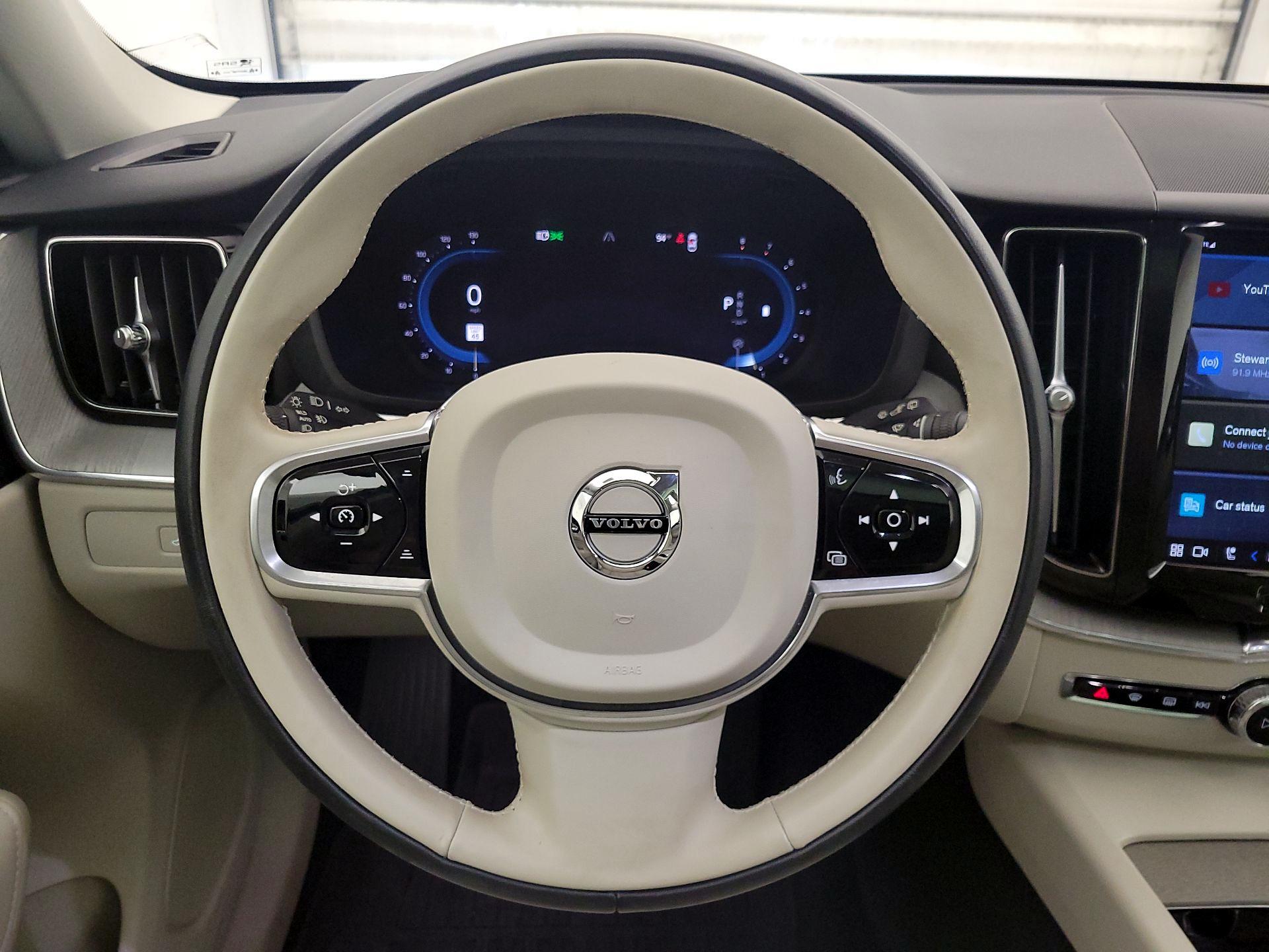 Thumbnail: 2023 Volvo XC60 - 10