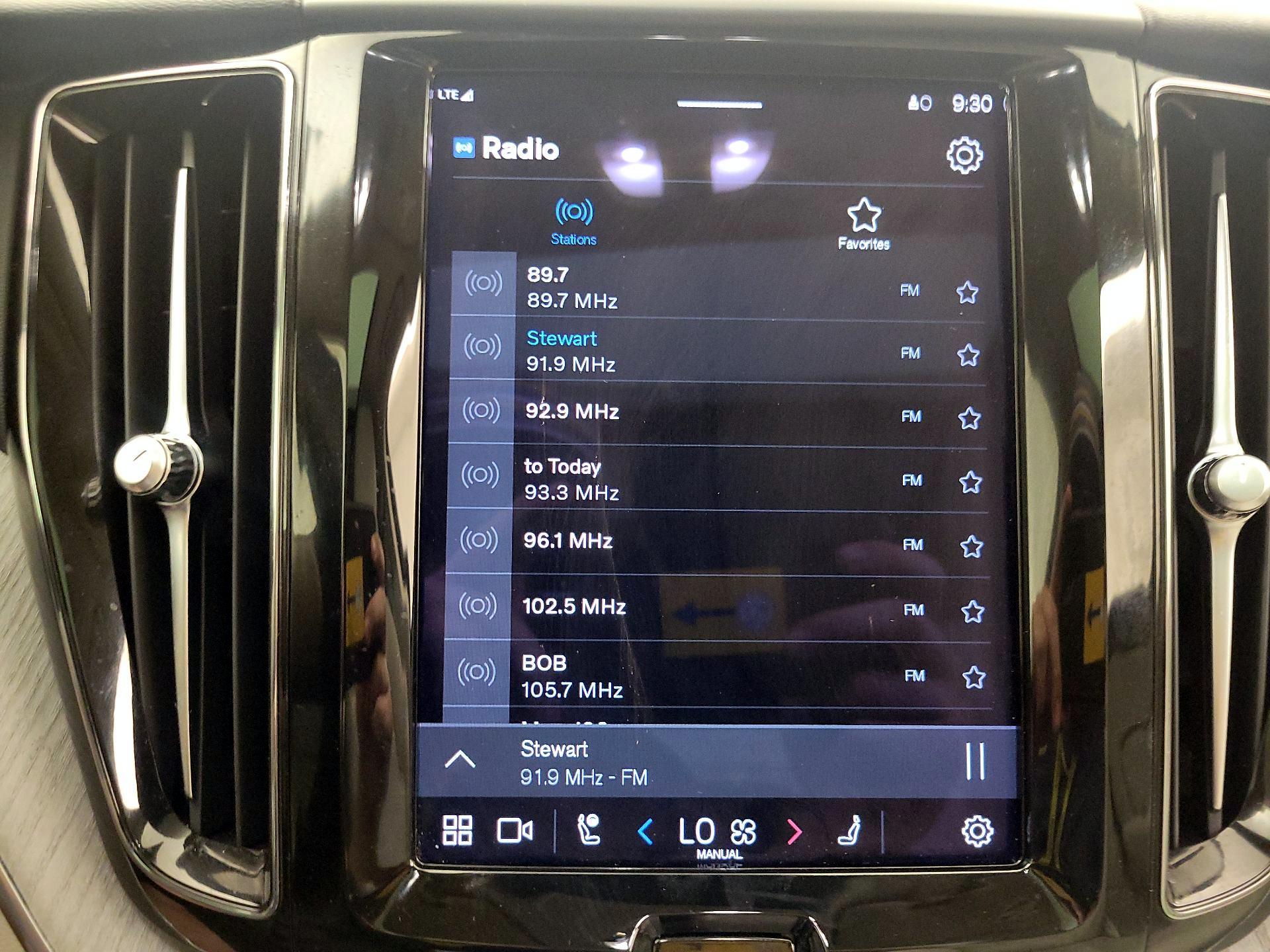 Thumbnail: 2023 Volvo XC60 - 15