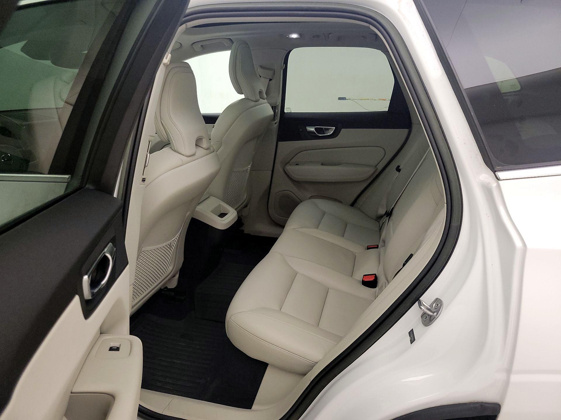 Thumbnail: 2023 Volvo XC60 - 20