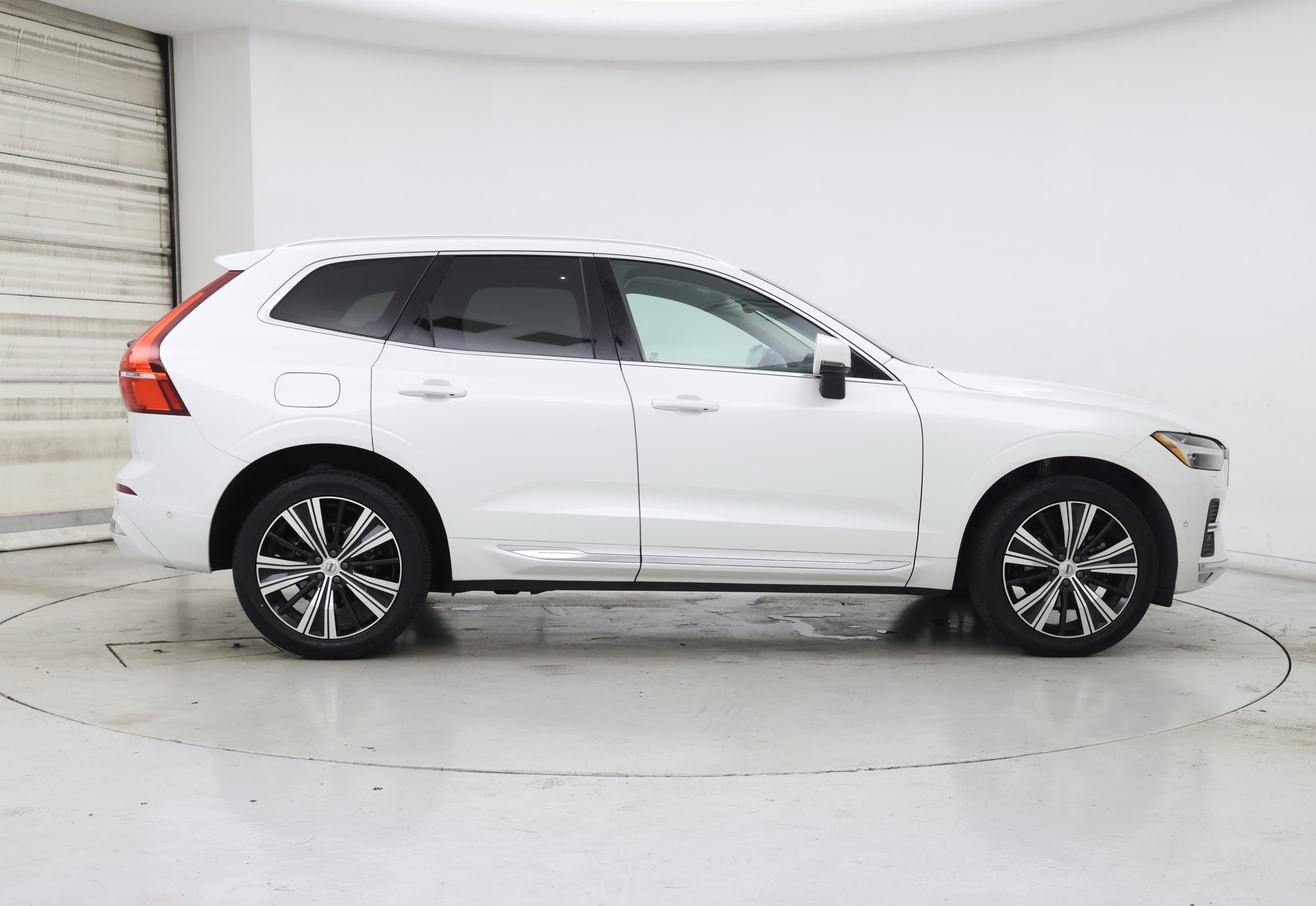 Thumbnail: 2023 Volvo XC60 - 7