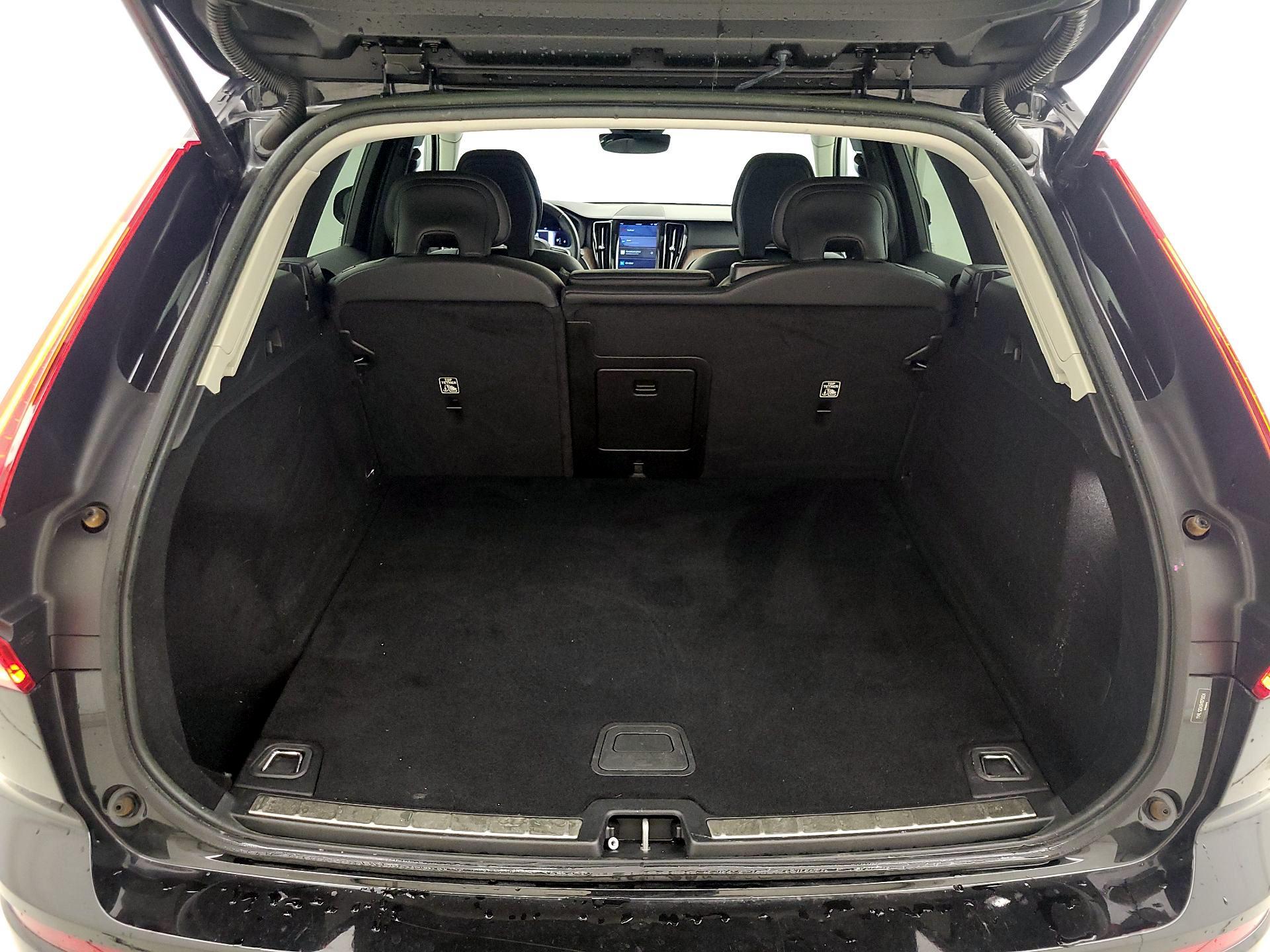 Thumbnail: 2022 Volvo XC60 - 19