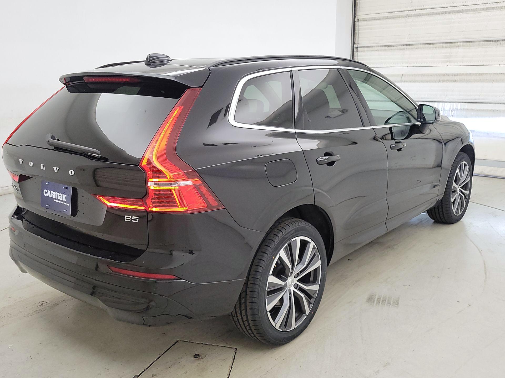 Thumbnail: 2022 Volvo XC60 - 5