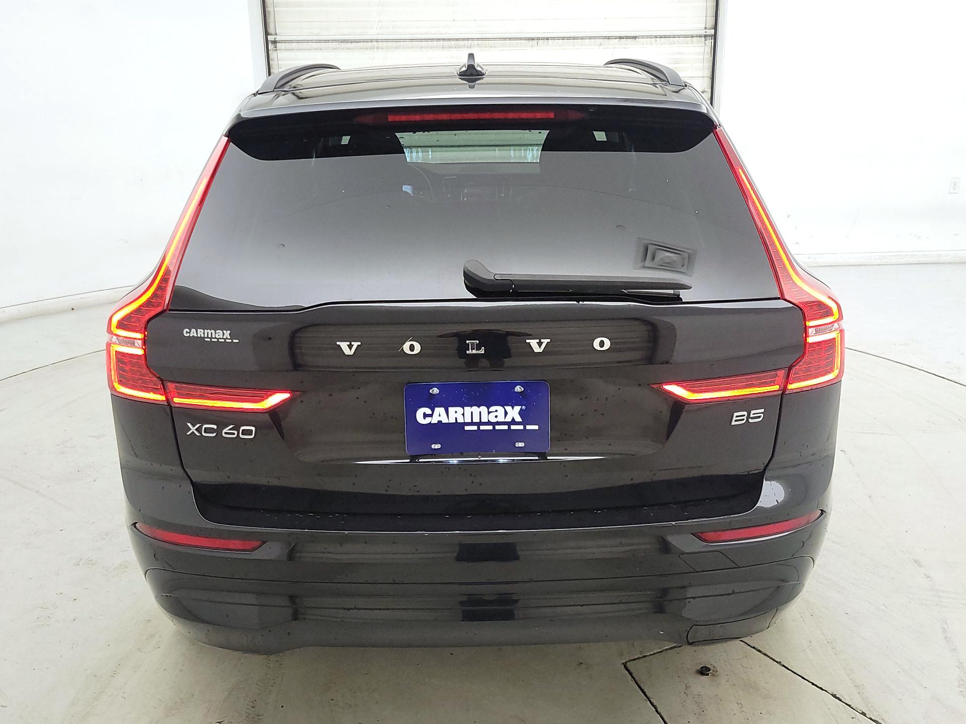 Thumbnail: 2022 Volvo XC60 - 6