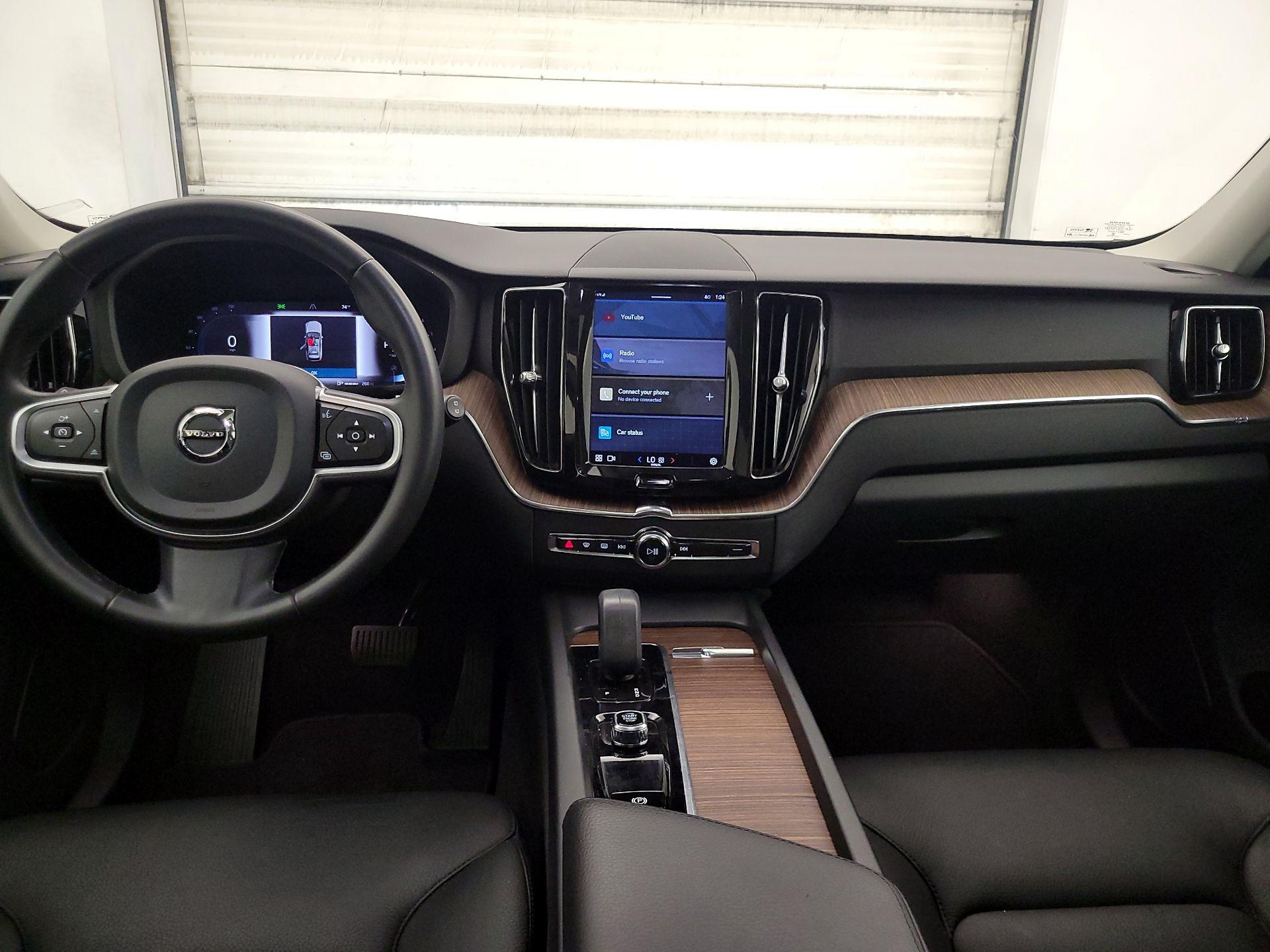 Thumbnail: 2022 Volvo XC60 - 8