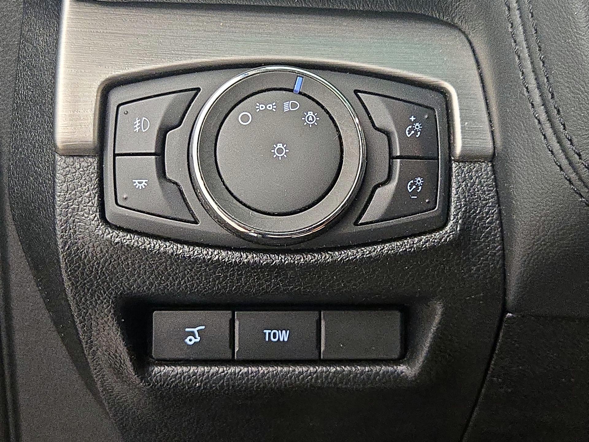 Thumbnail: 2016 Ford Explorer - 13