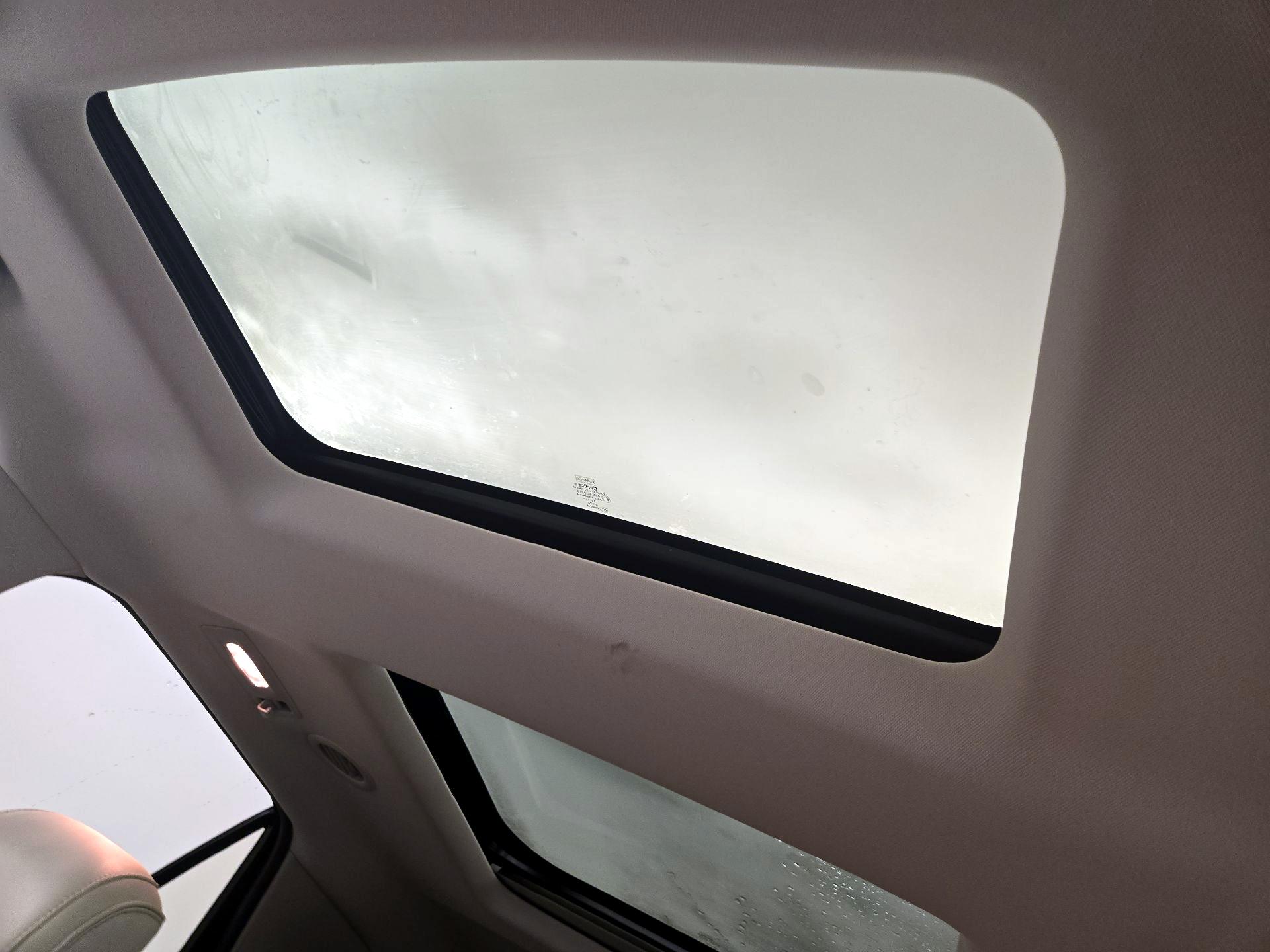 Thumbnail: 2016 Ford Explorer - 20