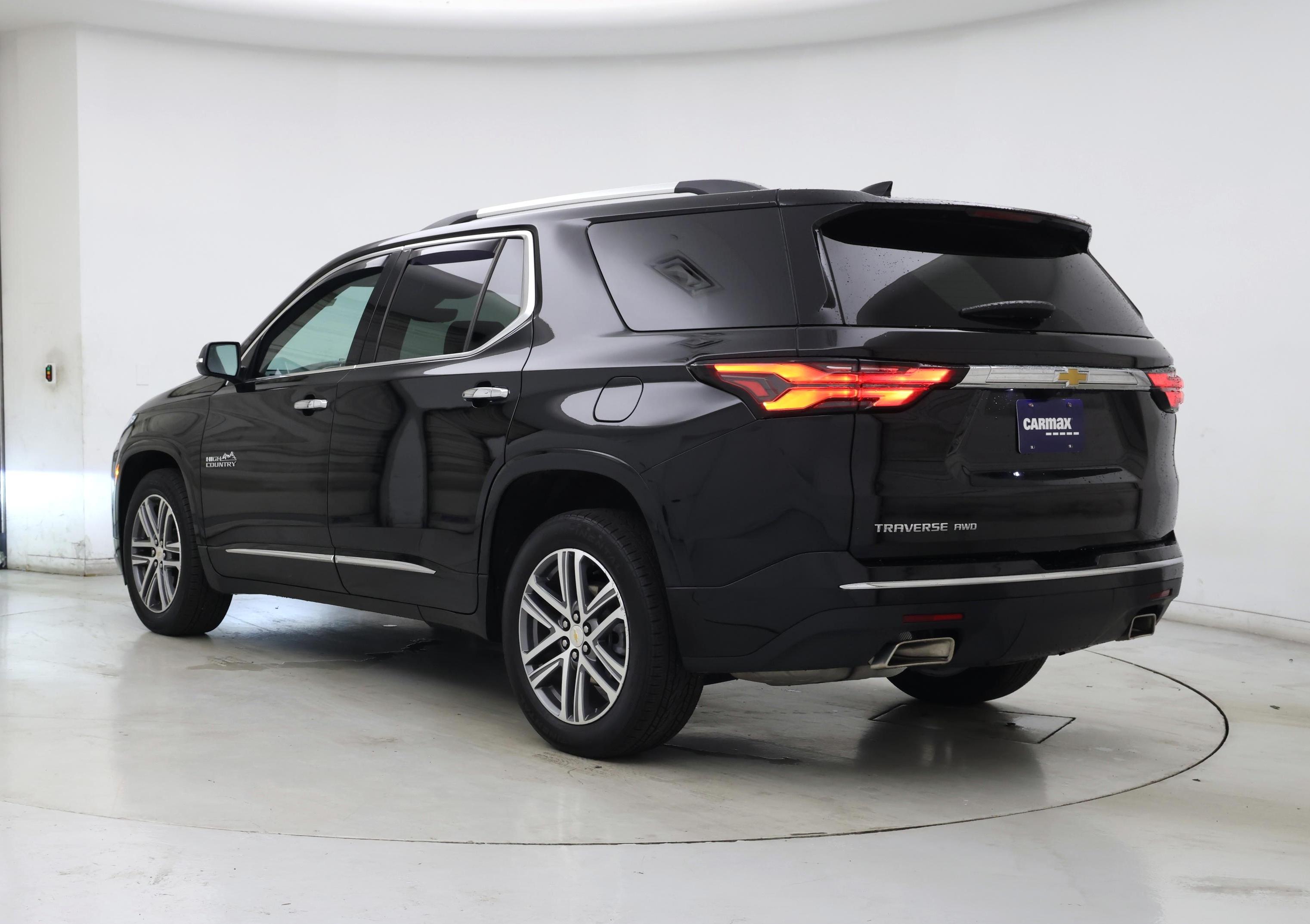 Thumbnail: 2023 Chevrolet Traverse - 2
