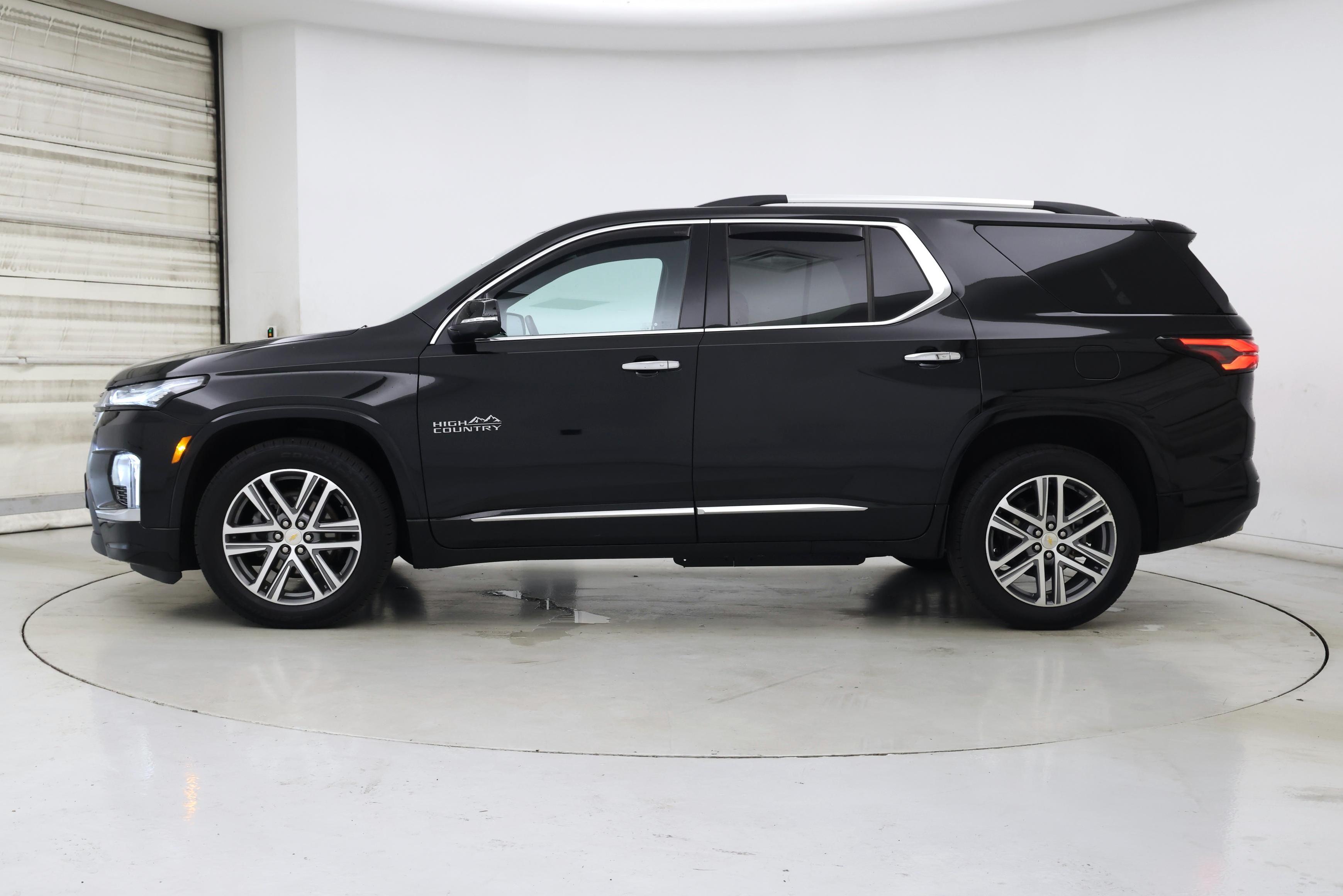 Thumbnail: 2023 Chevrolet Traverse - 3