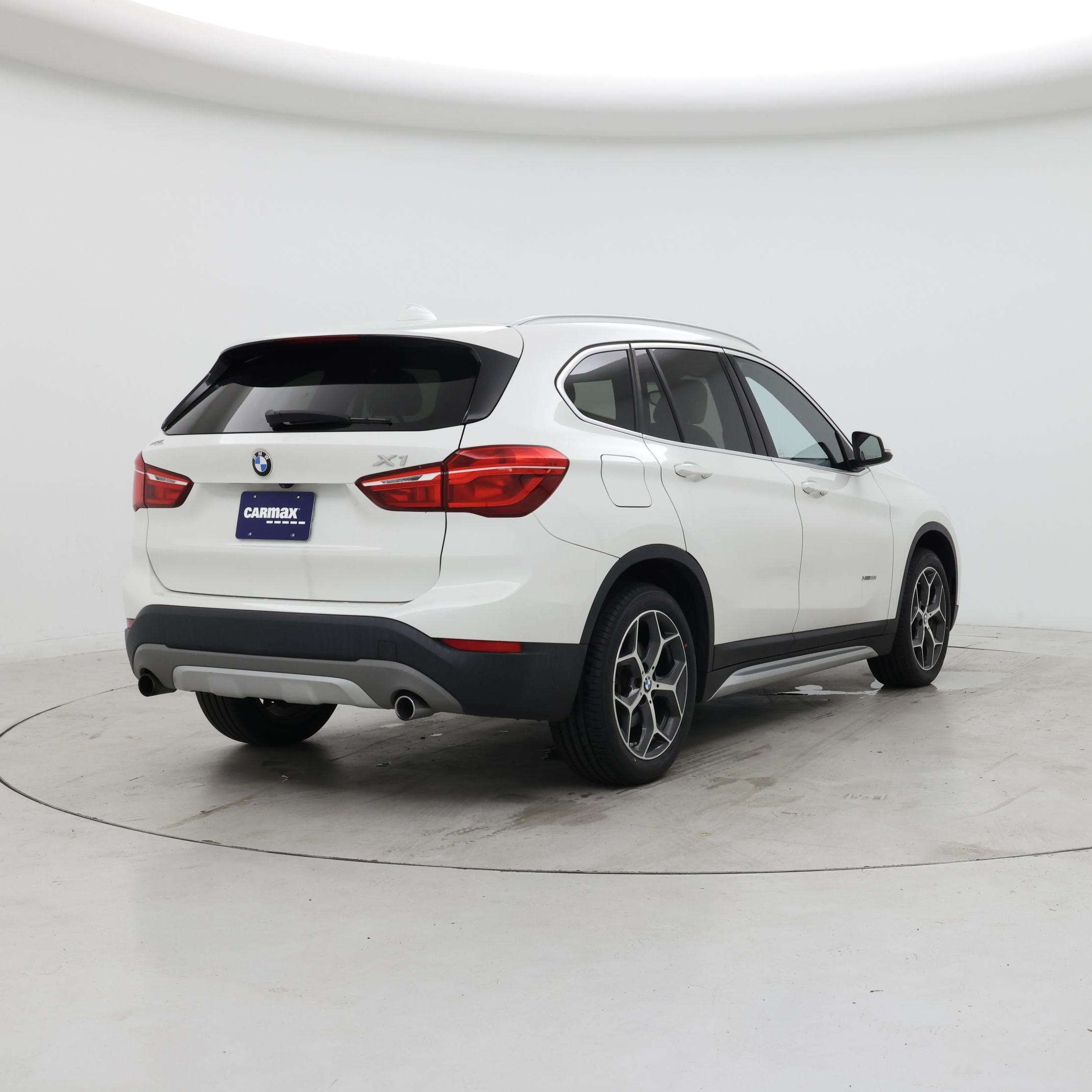 Thumbnail: 2018 BMW X1 - 8