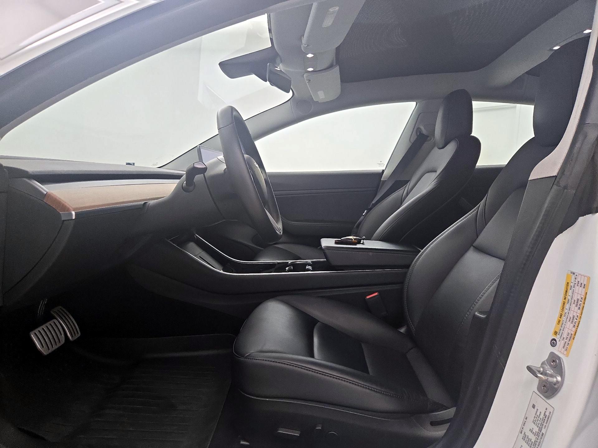Thumbnail: 2020 Tesla Model 3 - 11