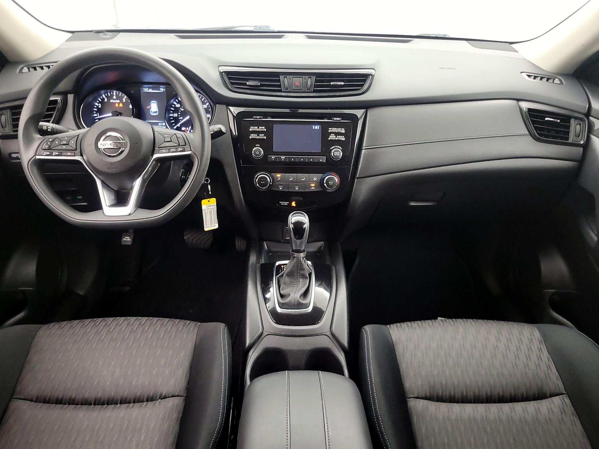 Thumbnail: 2017 Nissan Rogue - 9