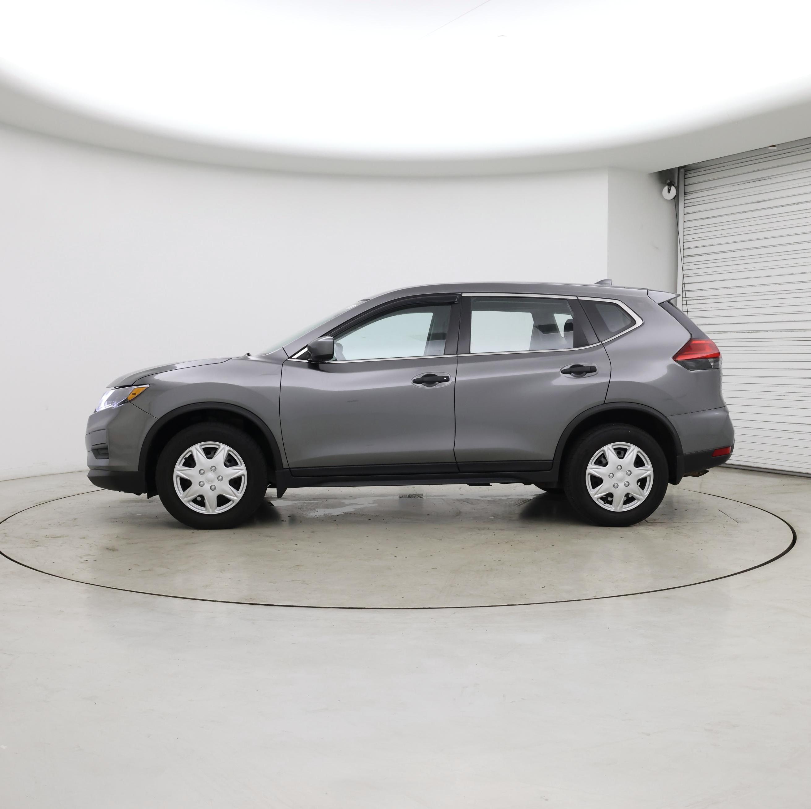 Thumbnail: 2017 Nissan Rogue - 3