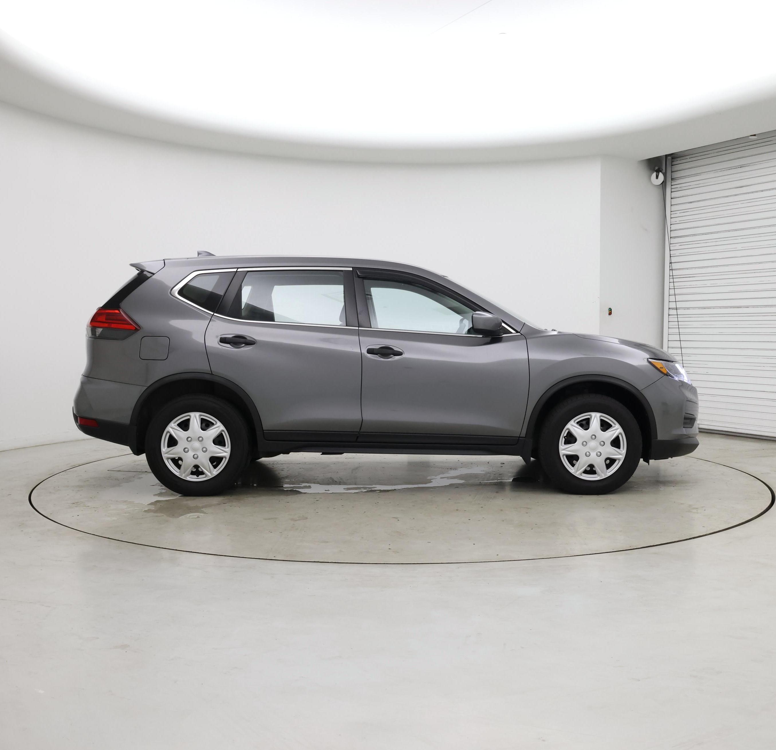 Thumbnail: 2017 Nissan Rogue - 7