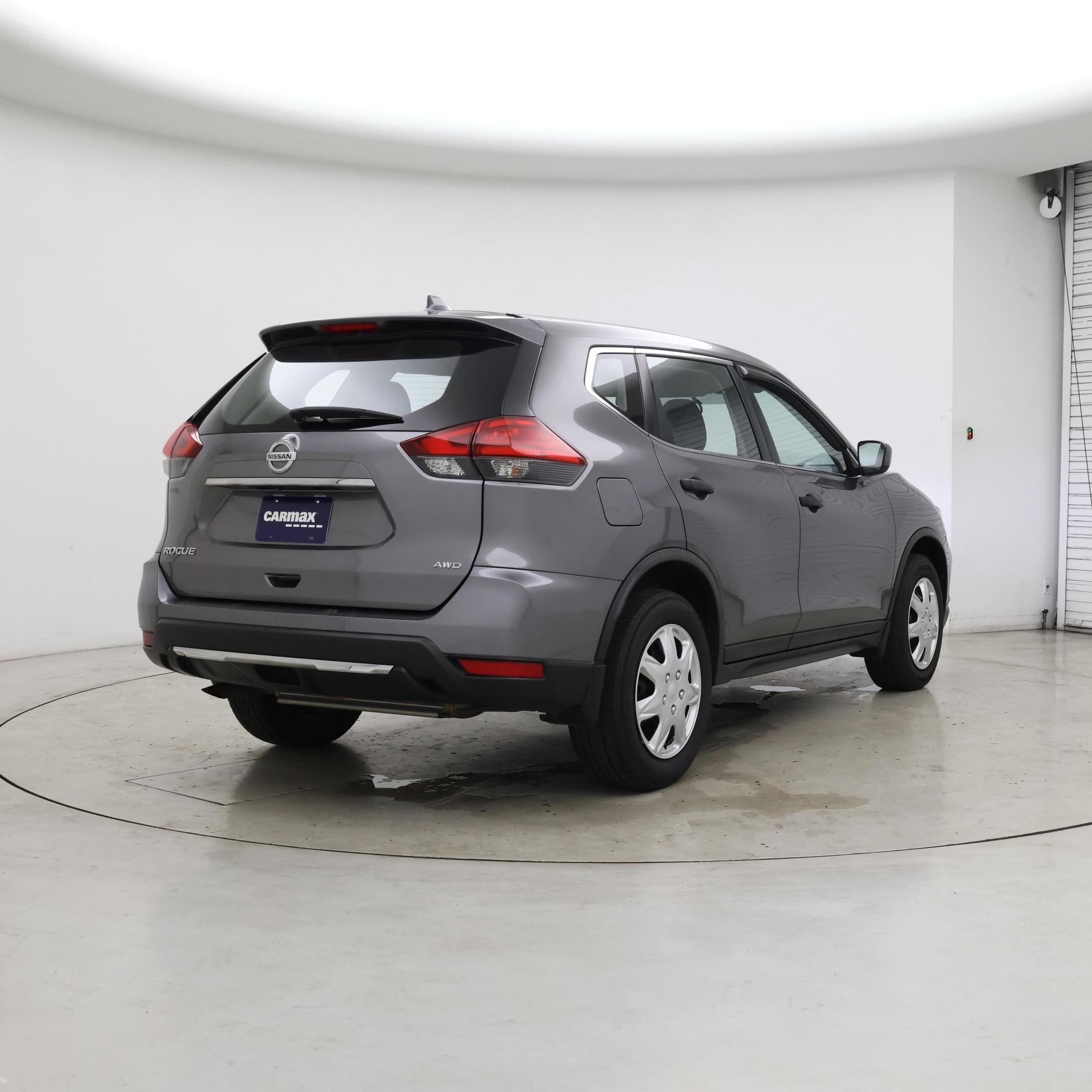 Thumbnail: 2017 Nissan Rogue - 8