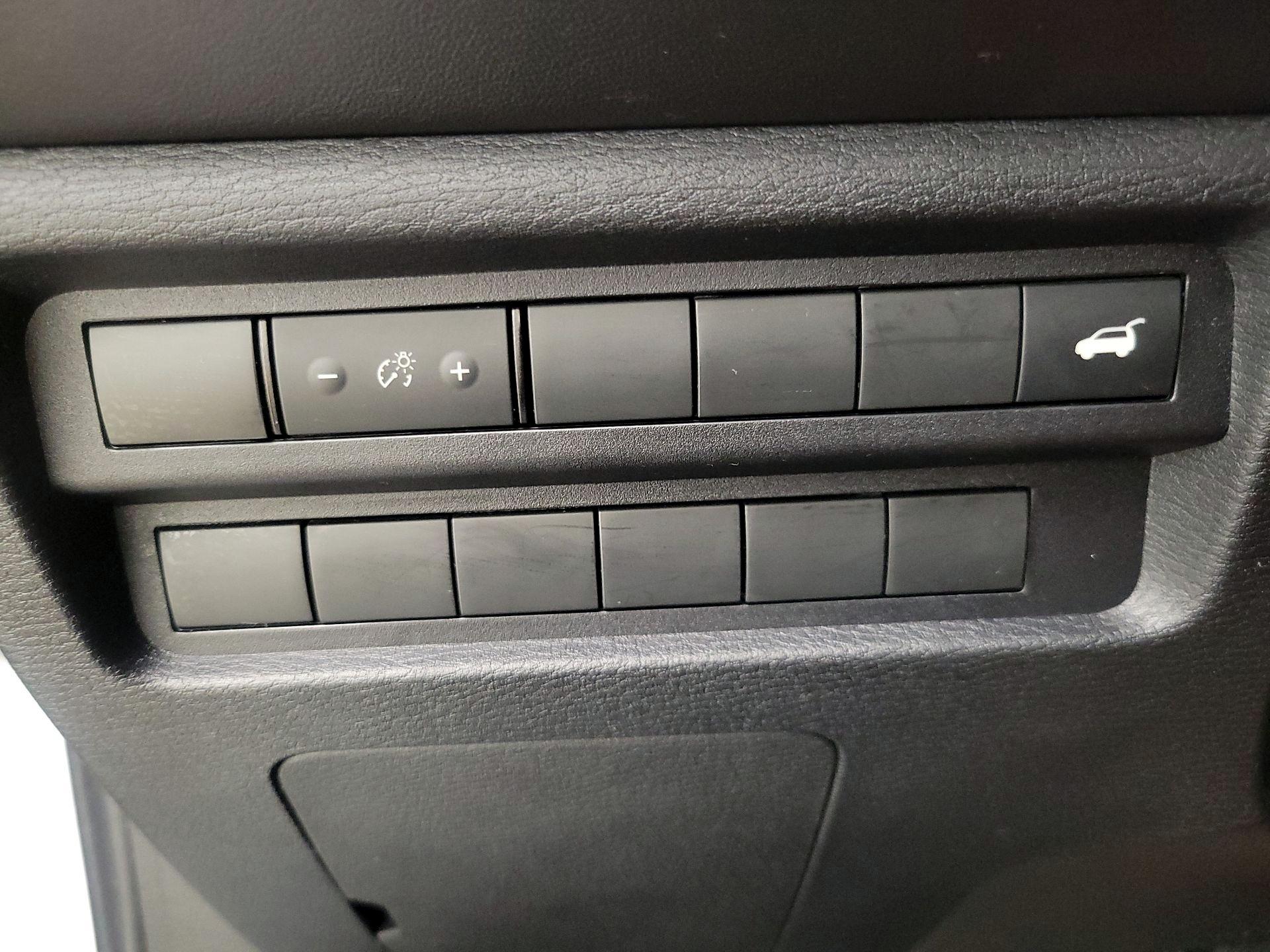 Thumbnail: 2023 Mitsubishi Outlander - 13