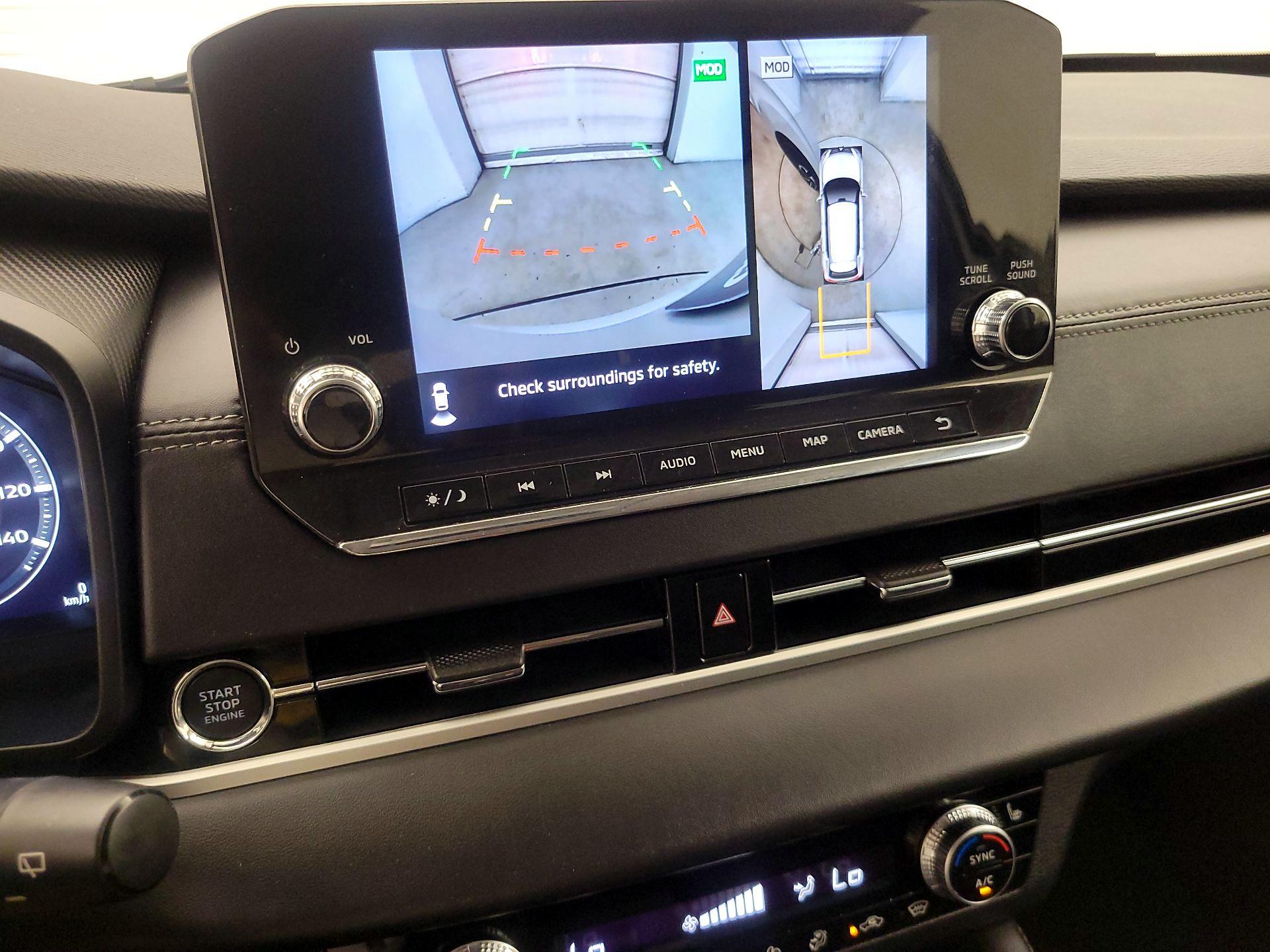 Thumbnail: 2023 Mitsubishi Outlander - 15