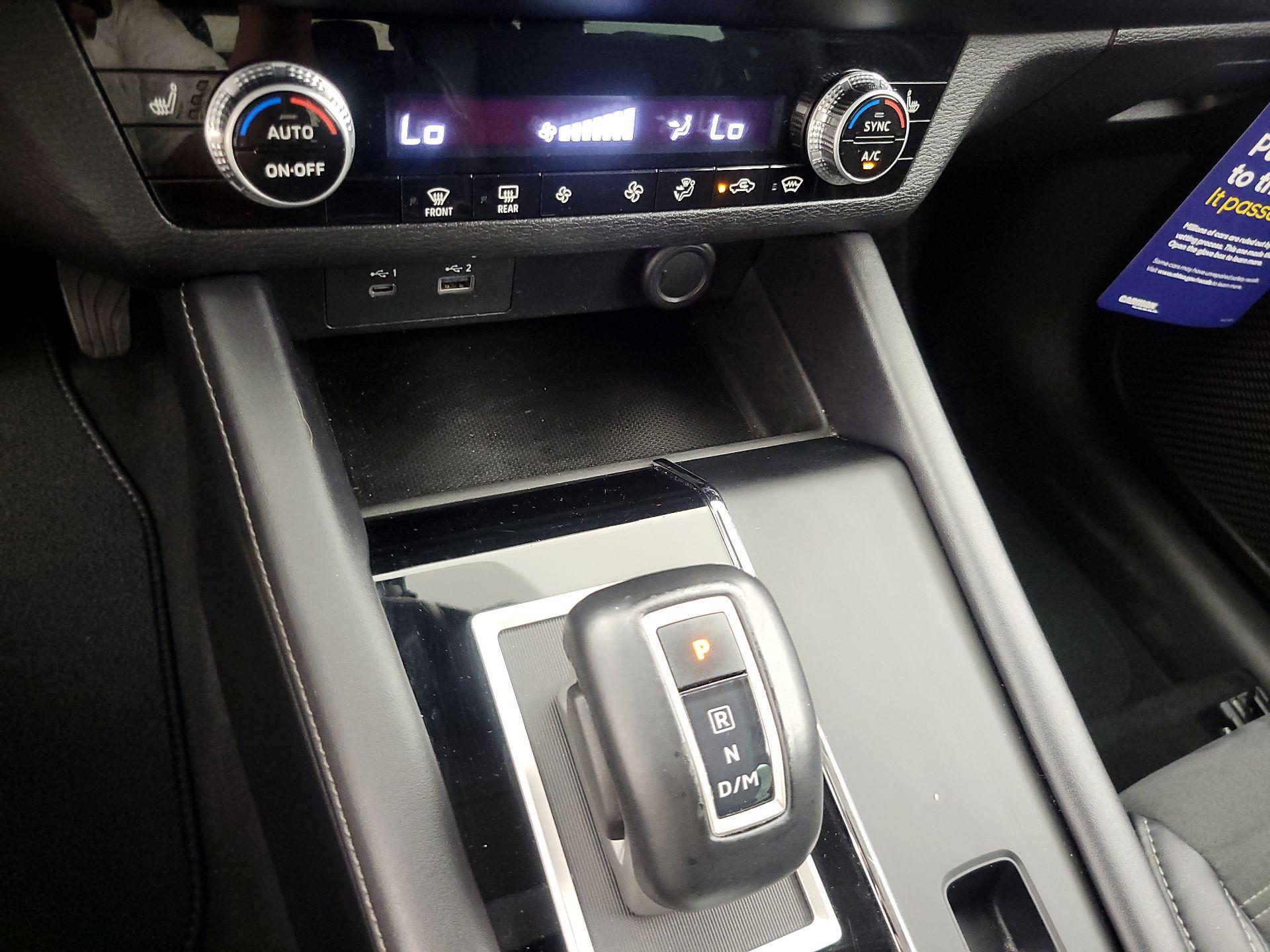 Thumbnail: 2023 Mitsubishi Outlander - 17