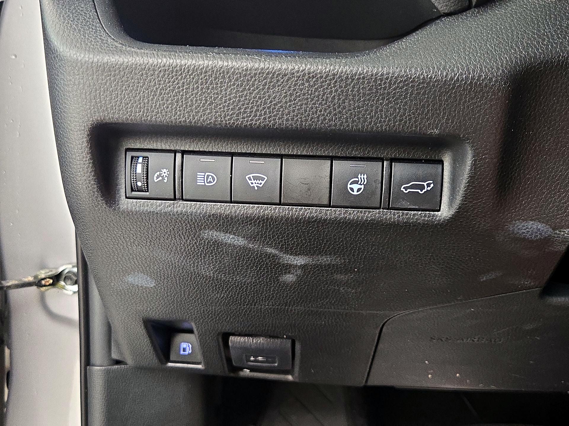 Thumbnail: 2021 Toyota RAV4 - 13