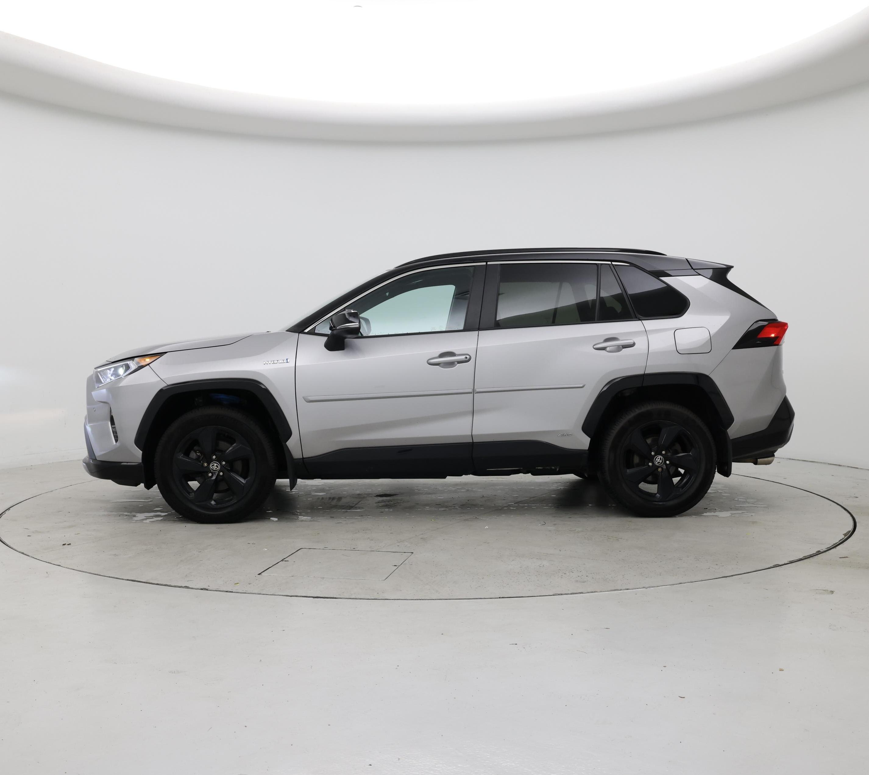 Thumbnail: 2021 Toyota RAV4 - 3