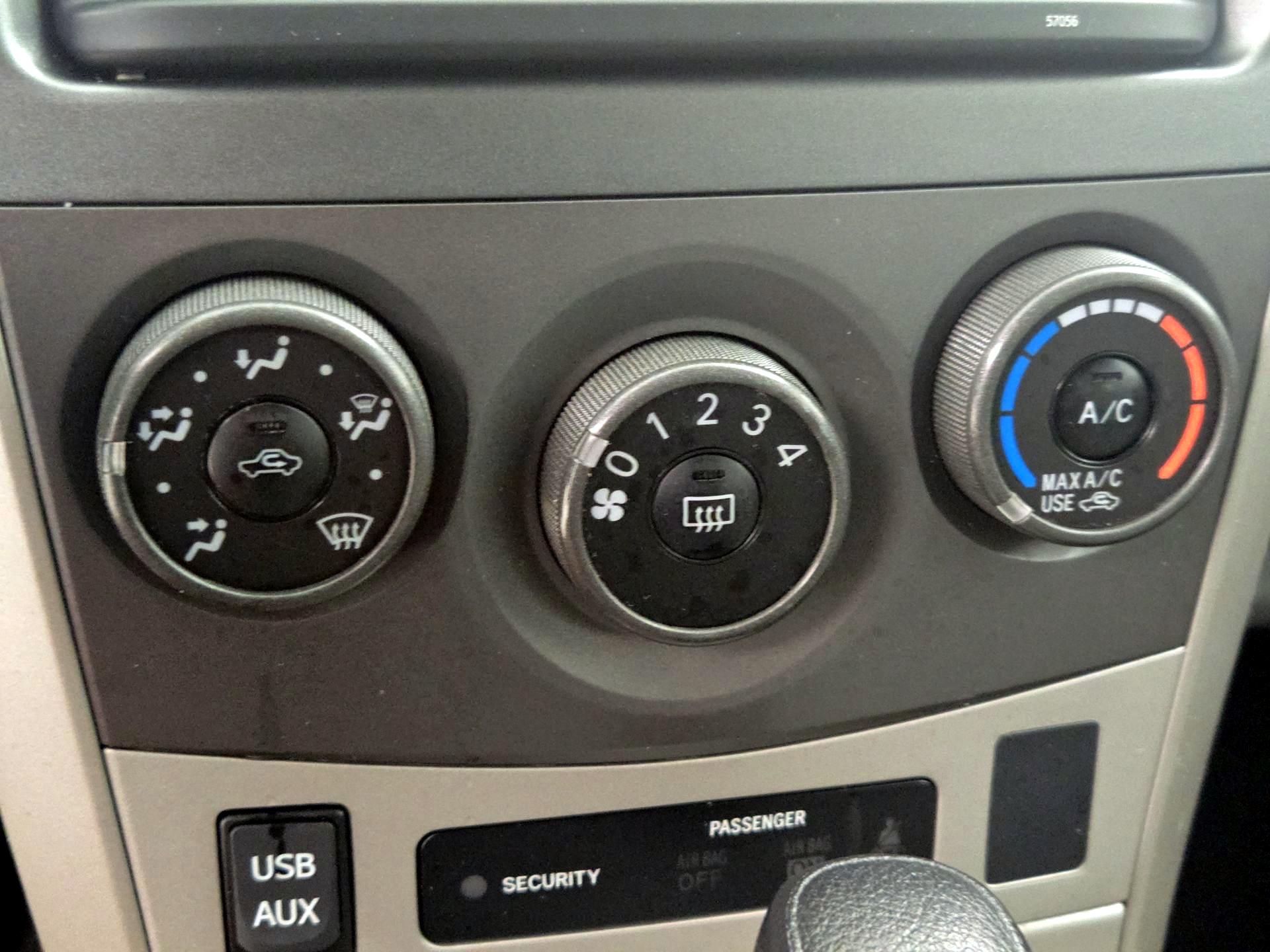 Thumbnail: 2013 Toyota Corolla - 15