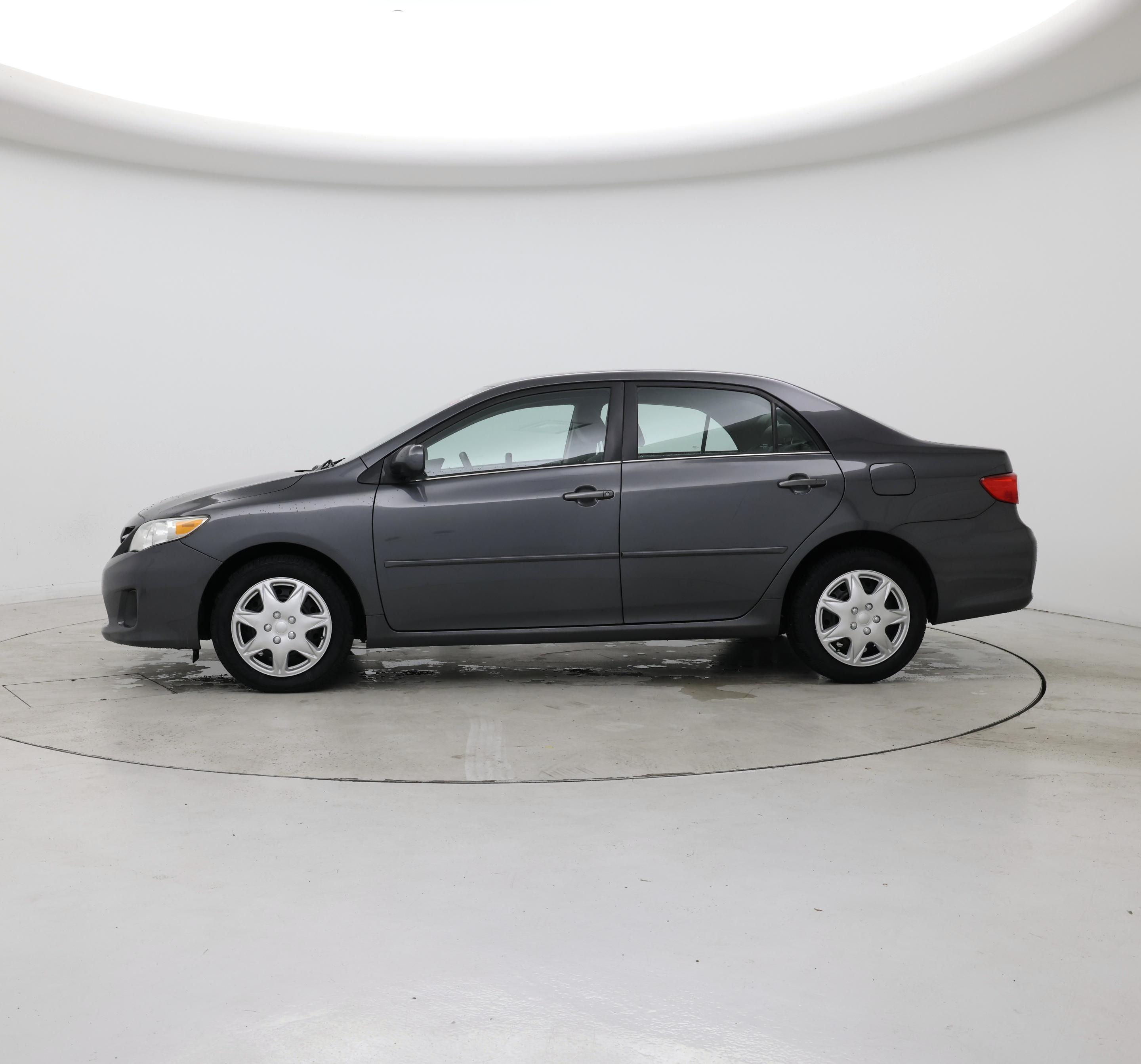 Thumbnail: 2013 Toyota Corolla - 3