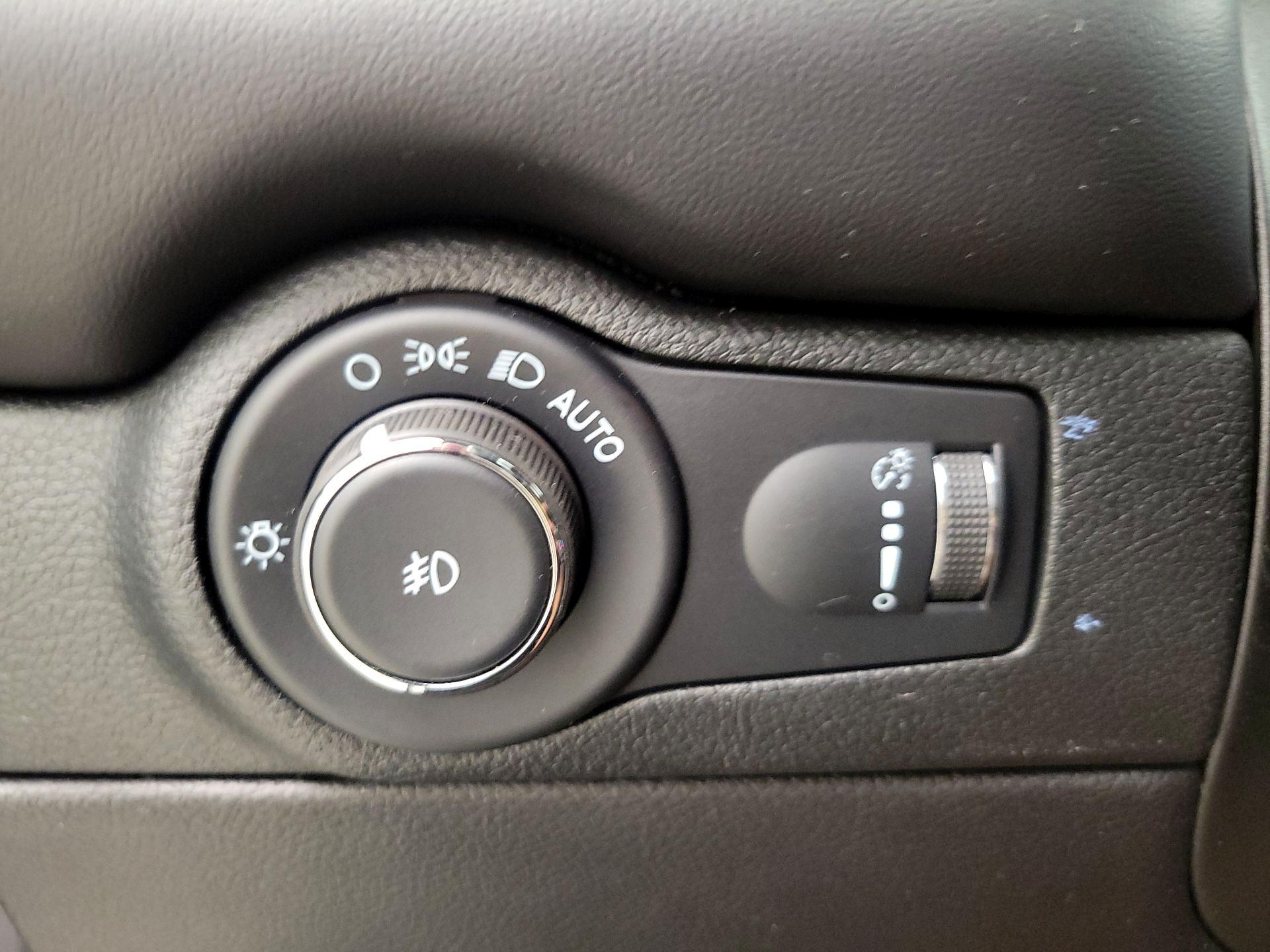 Thumbnail: 2021 Dodge Durango - 13