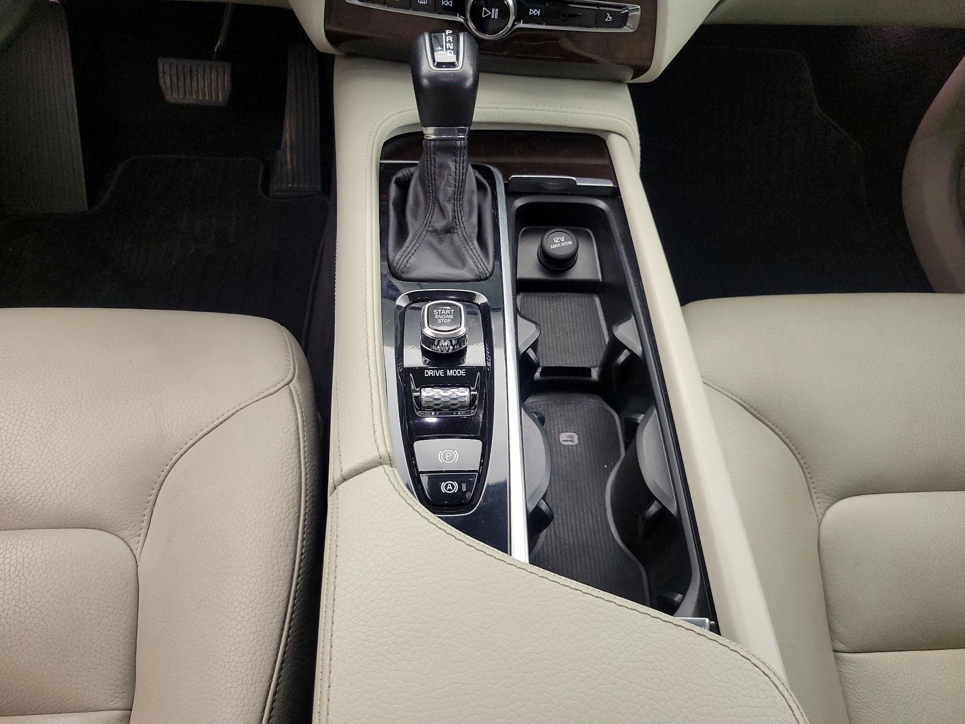Thumbnail: 2019 Volvo XC90 - 18