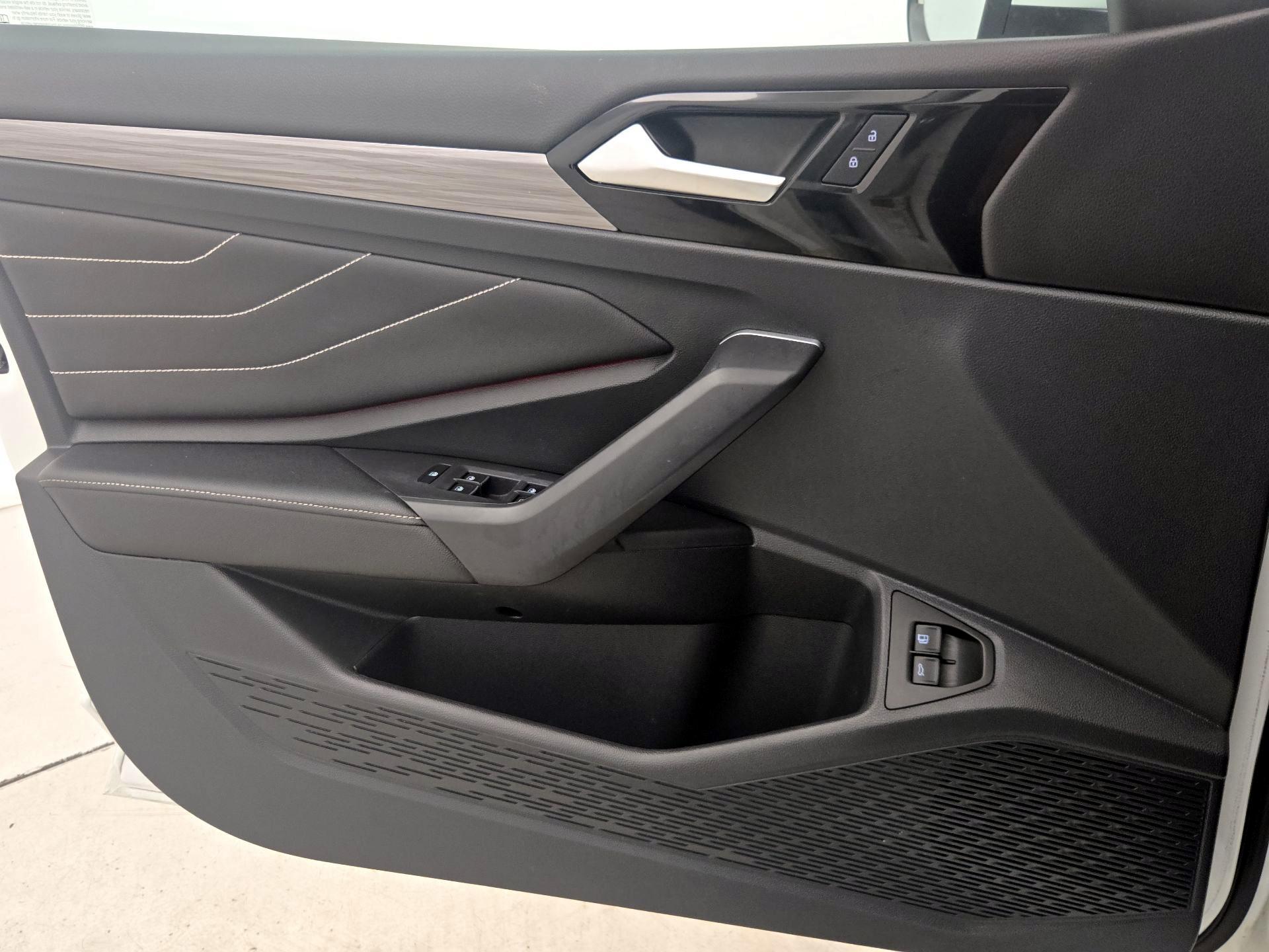 Thumbnail: 2022 Volkswagen Jetta - 12