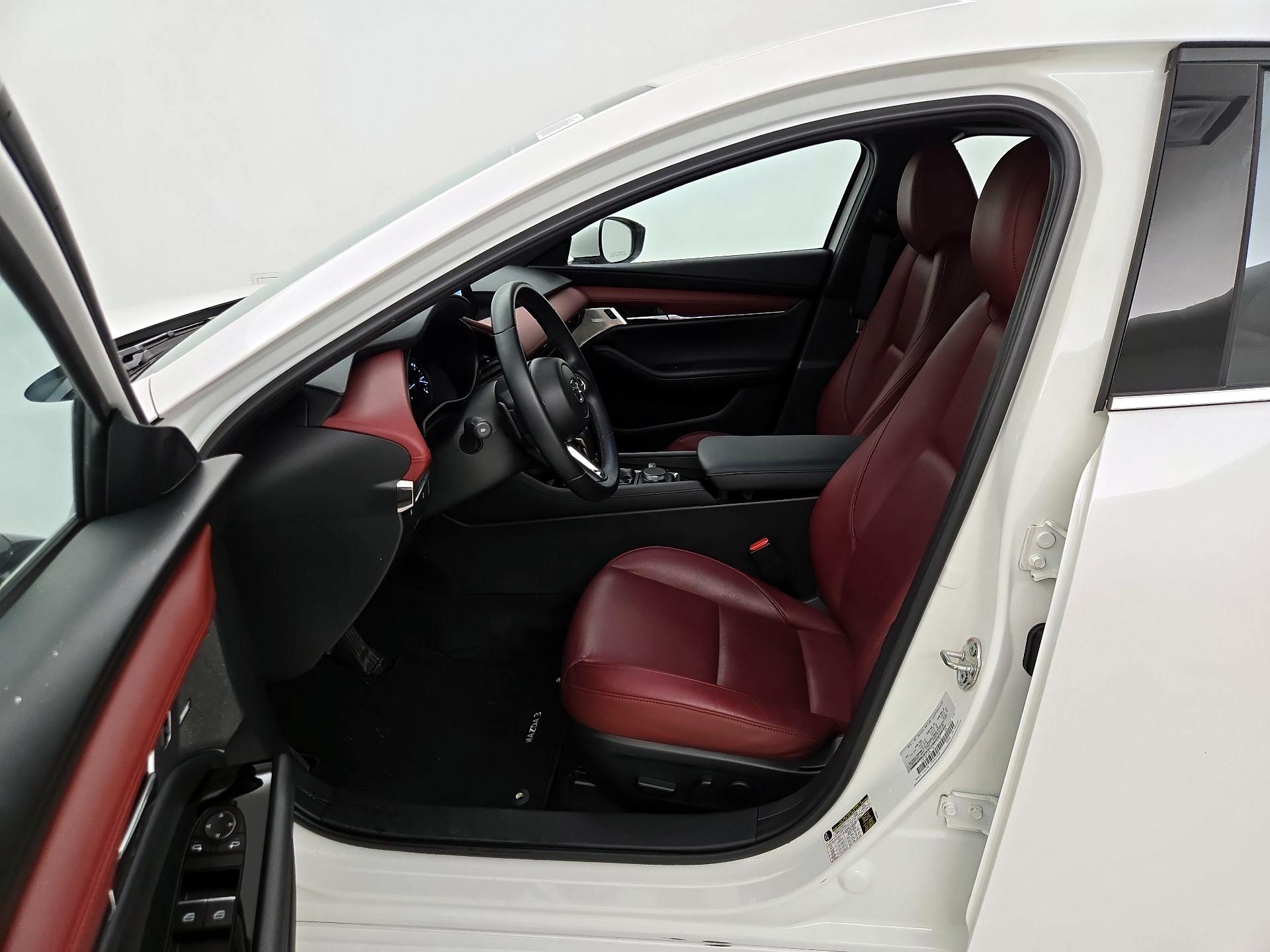 Thumbnail: 2022 Mazda Mazda3 - 11