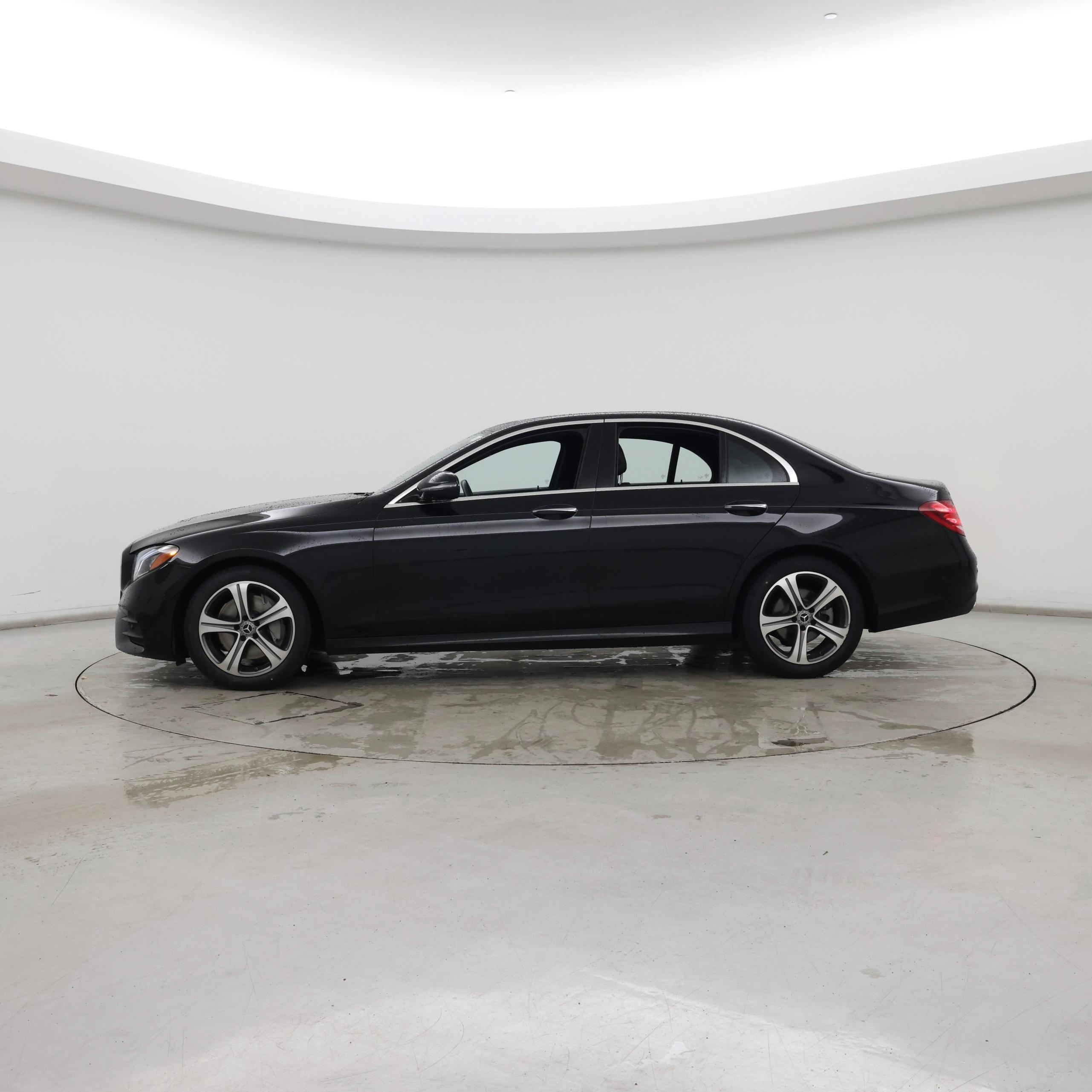 Thumbnail: 2020 Mercedes-Benz E-Class - 3