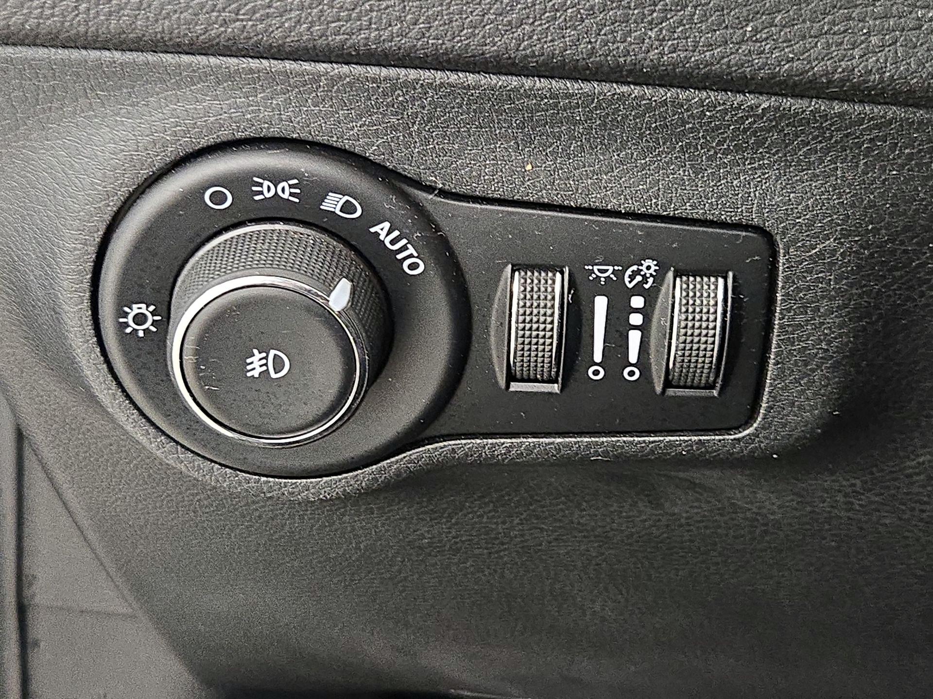 Thumbnail: 2018 Jeep Compass - 13