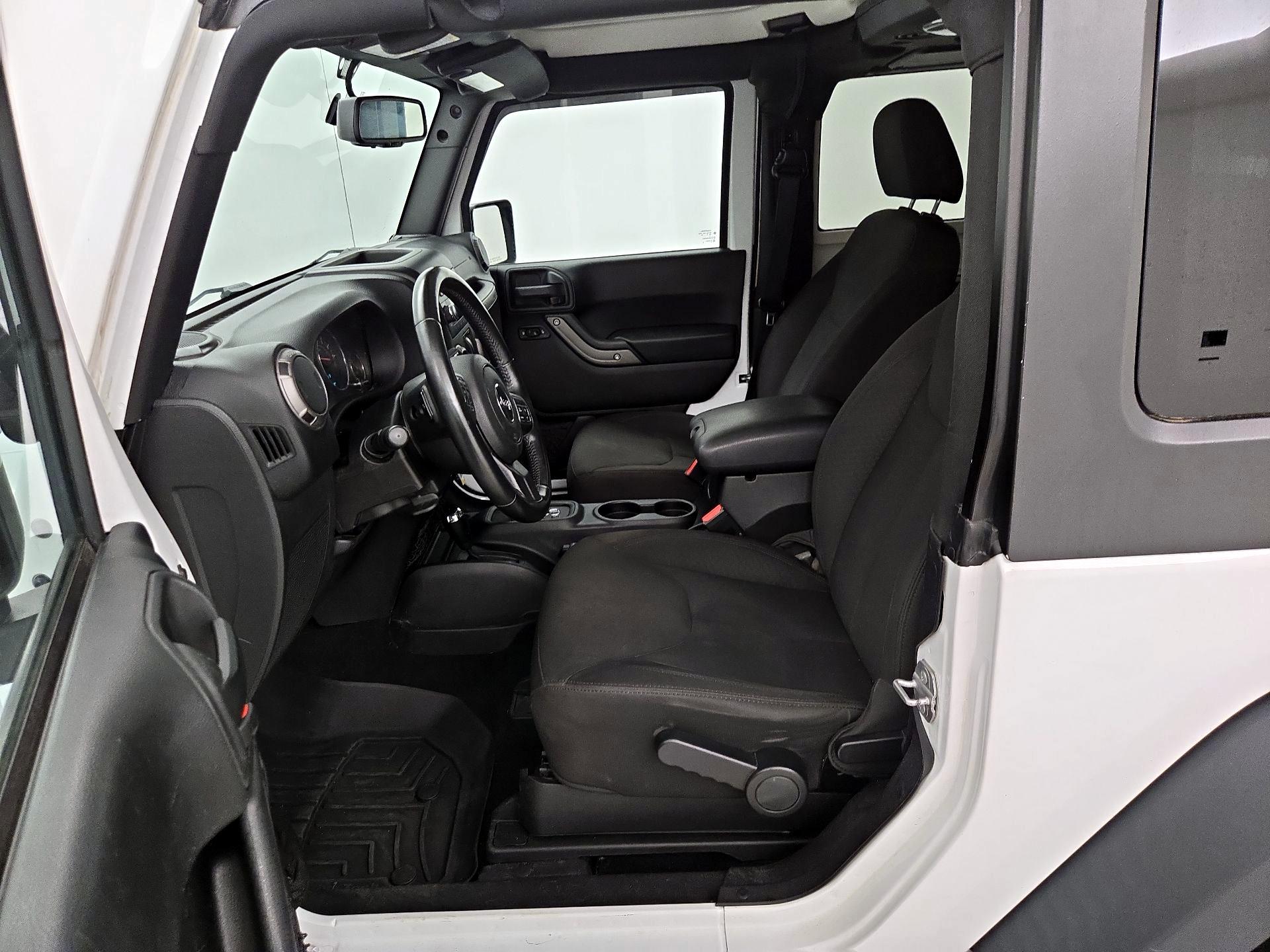 Thumbnail: 2016 Jeep Wrangler - 11