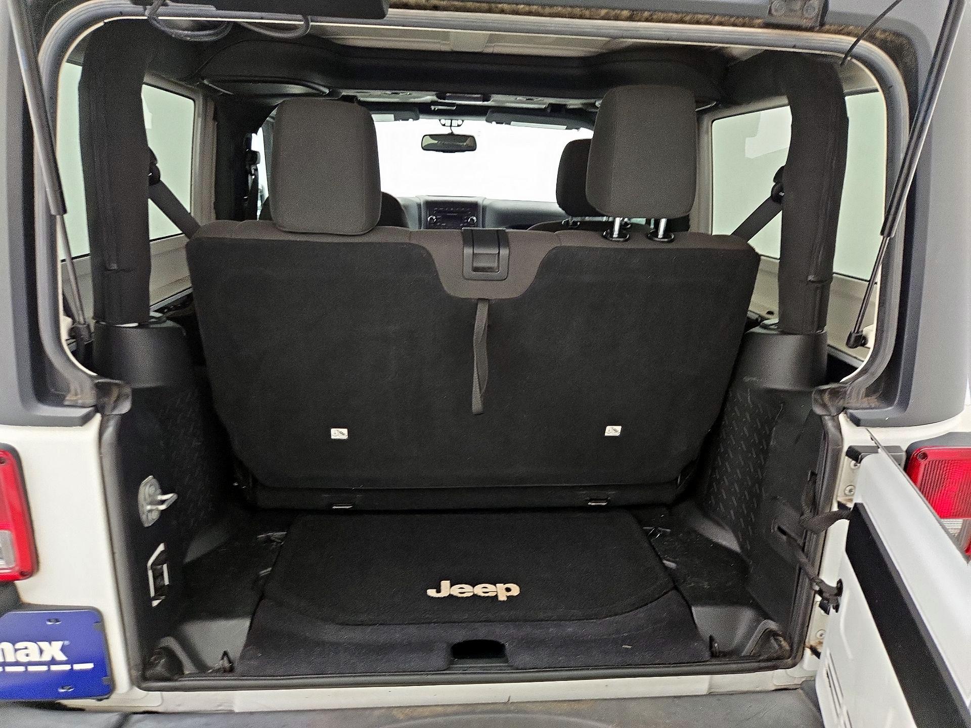 Thumbnail: 2016 Jeep Wrangler - 18