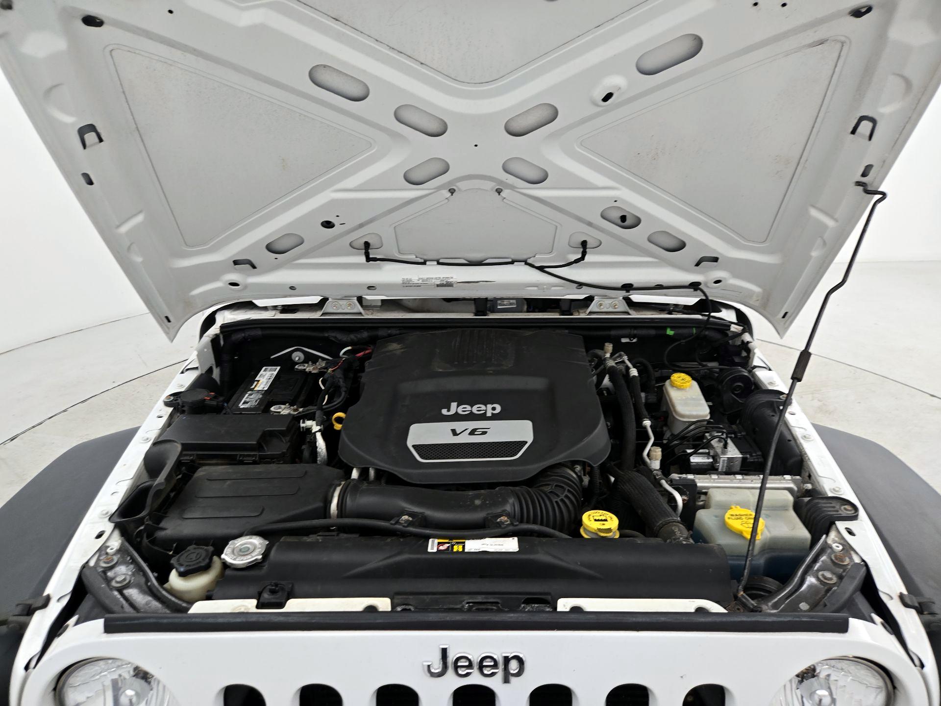 Thumbnail: 2016 Jeep Wrangler - 19