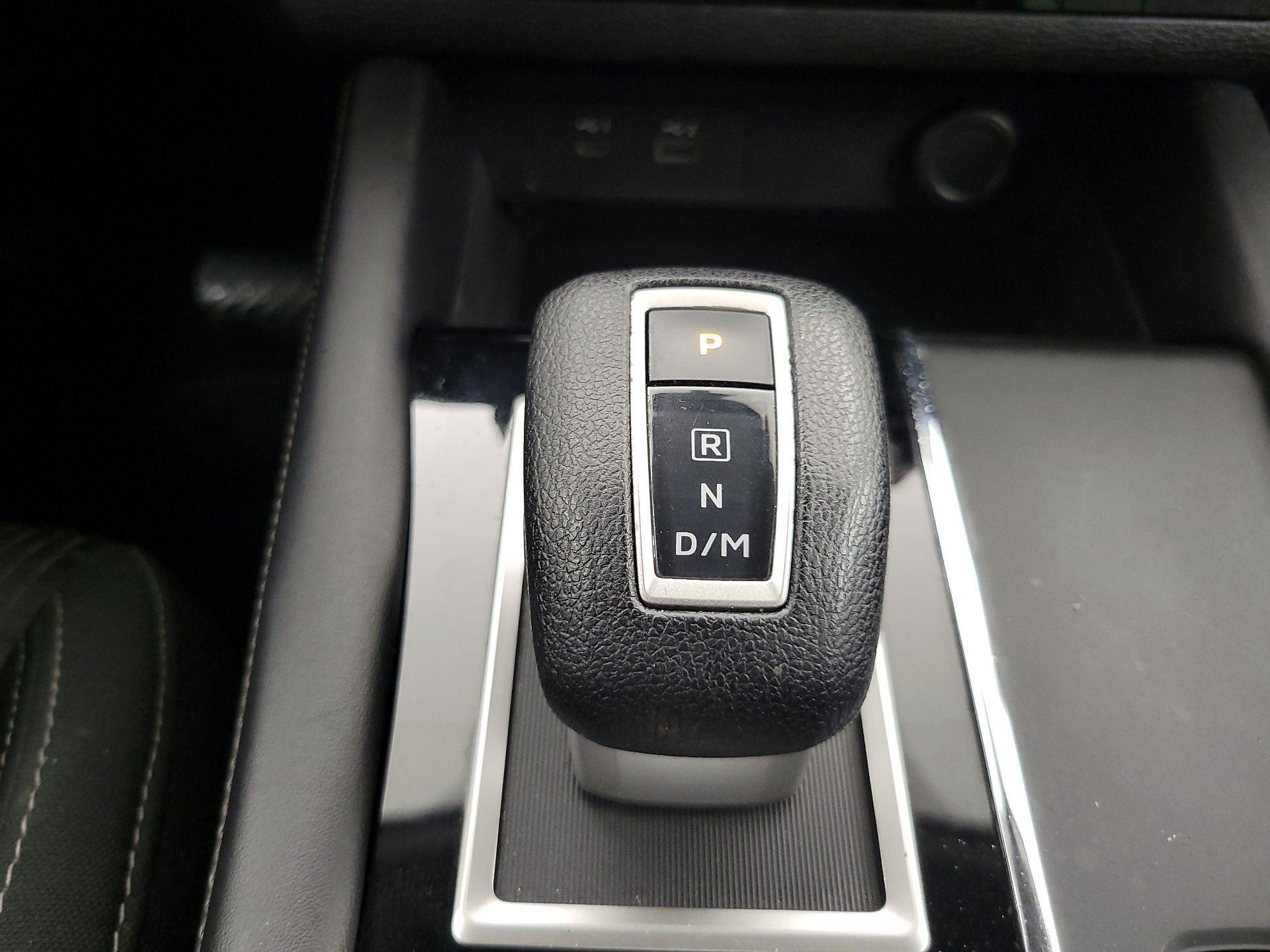 Thumbnail: 2022 Mitsubishi Outlander - 17