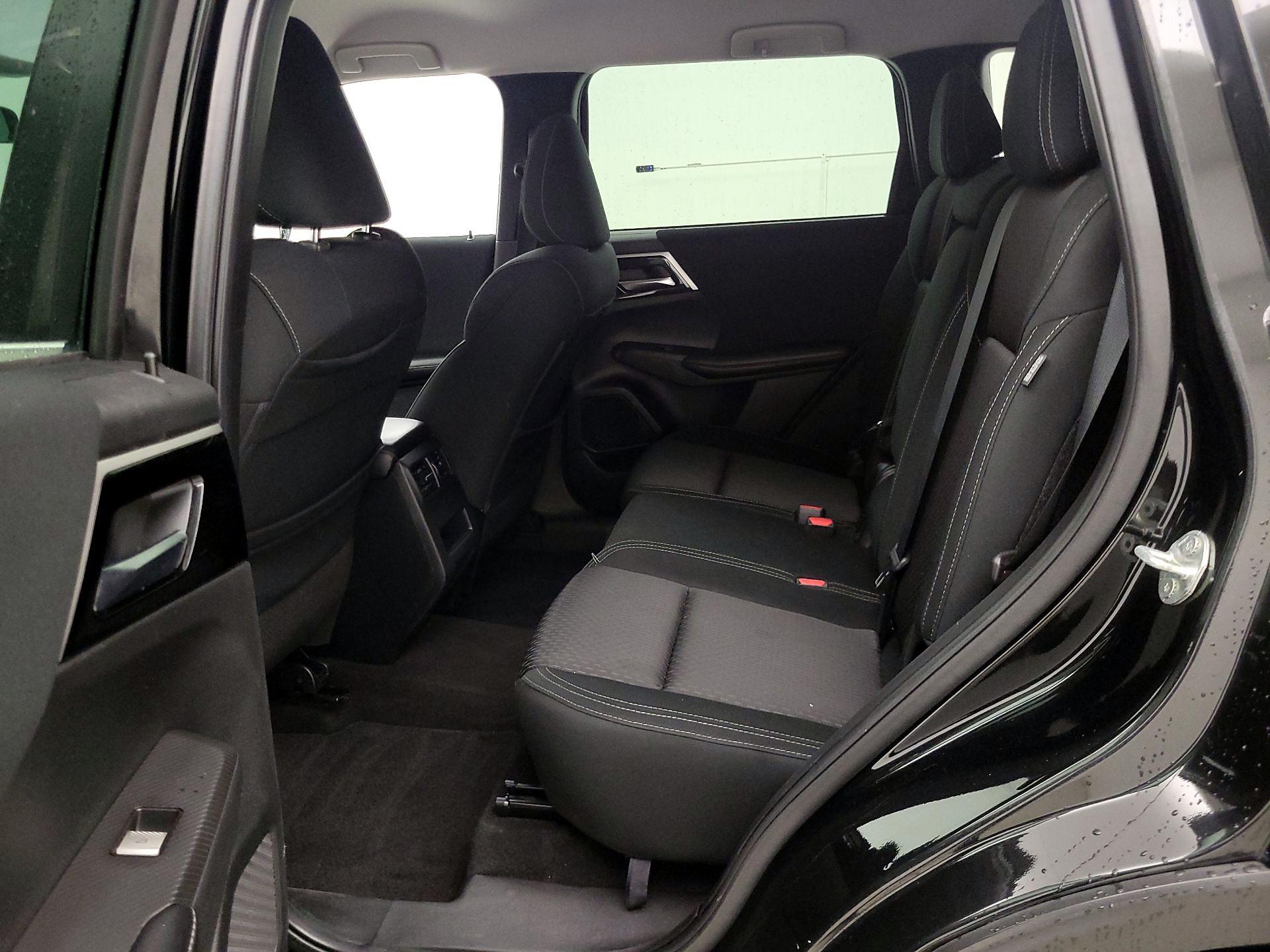 Thumbnail: 2022 Mitsubishi Outlander - 19