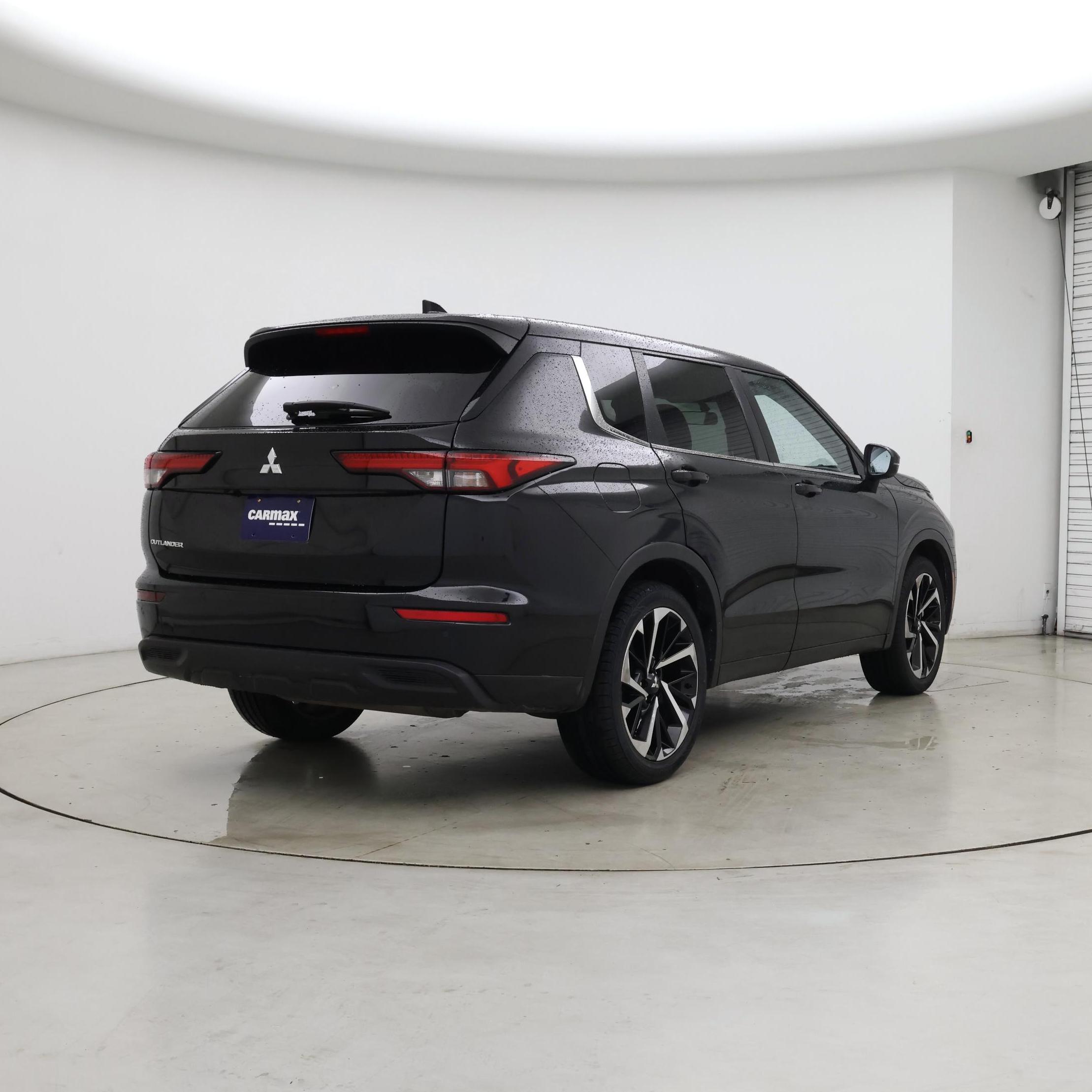 Thumbnail: 2022 Mitsubishi Outlander - 8