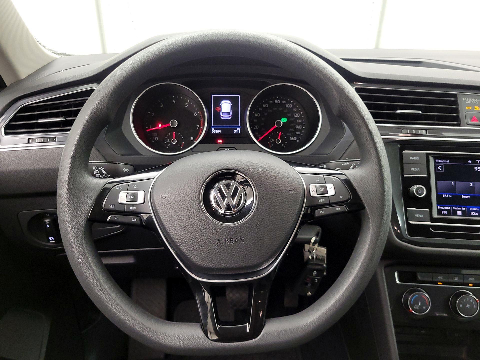 Thumbnail: 2020 Volkswagen Tiguan - 10