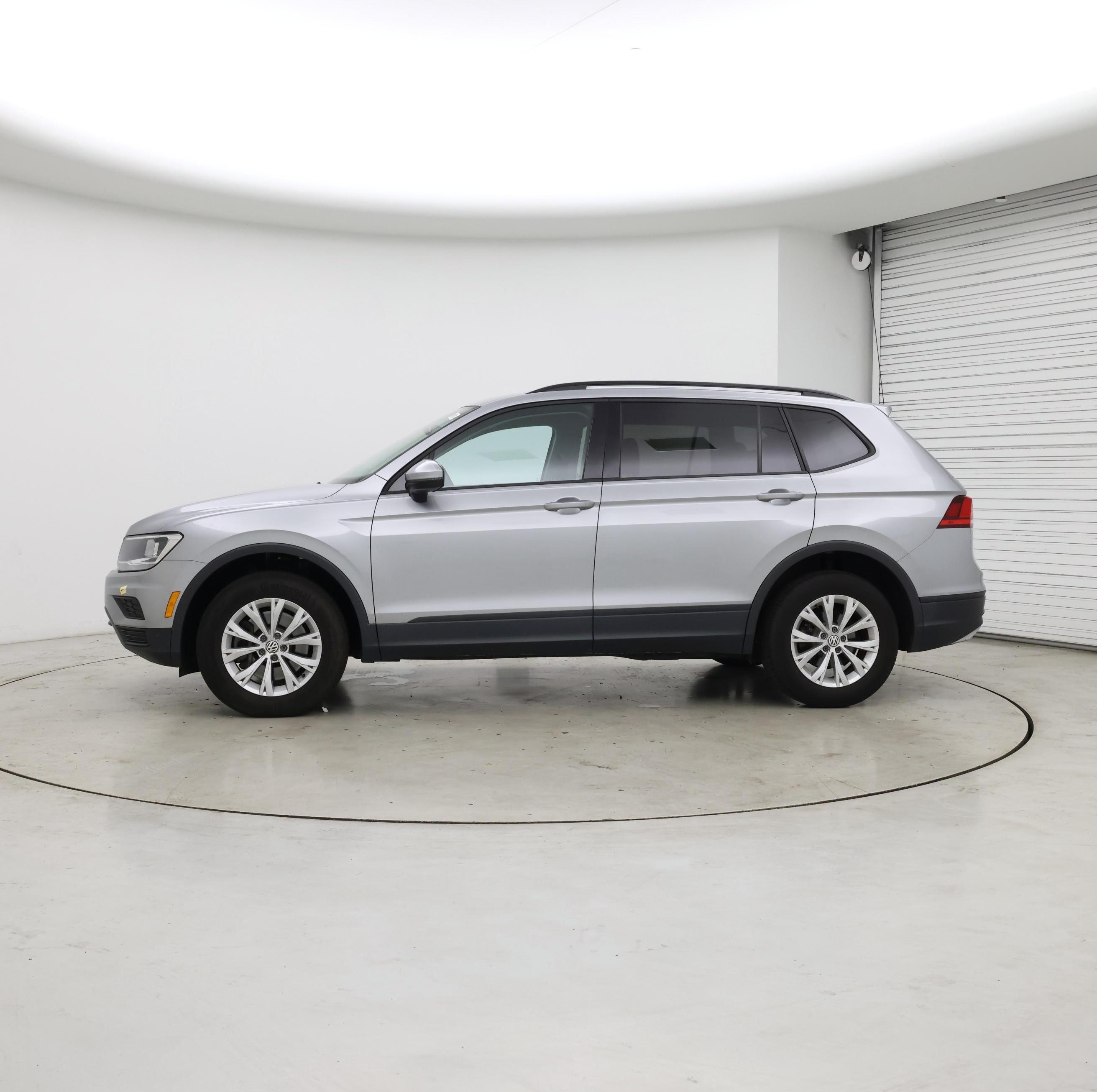 Thumbnail: 2020 Volkswagen Tiguan - 3