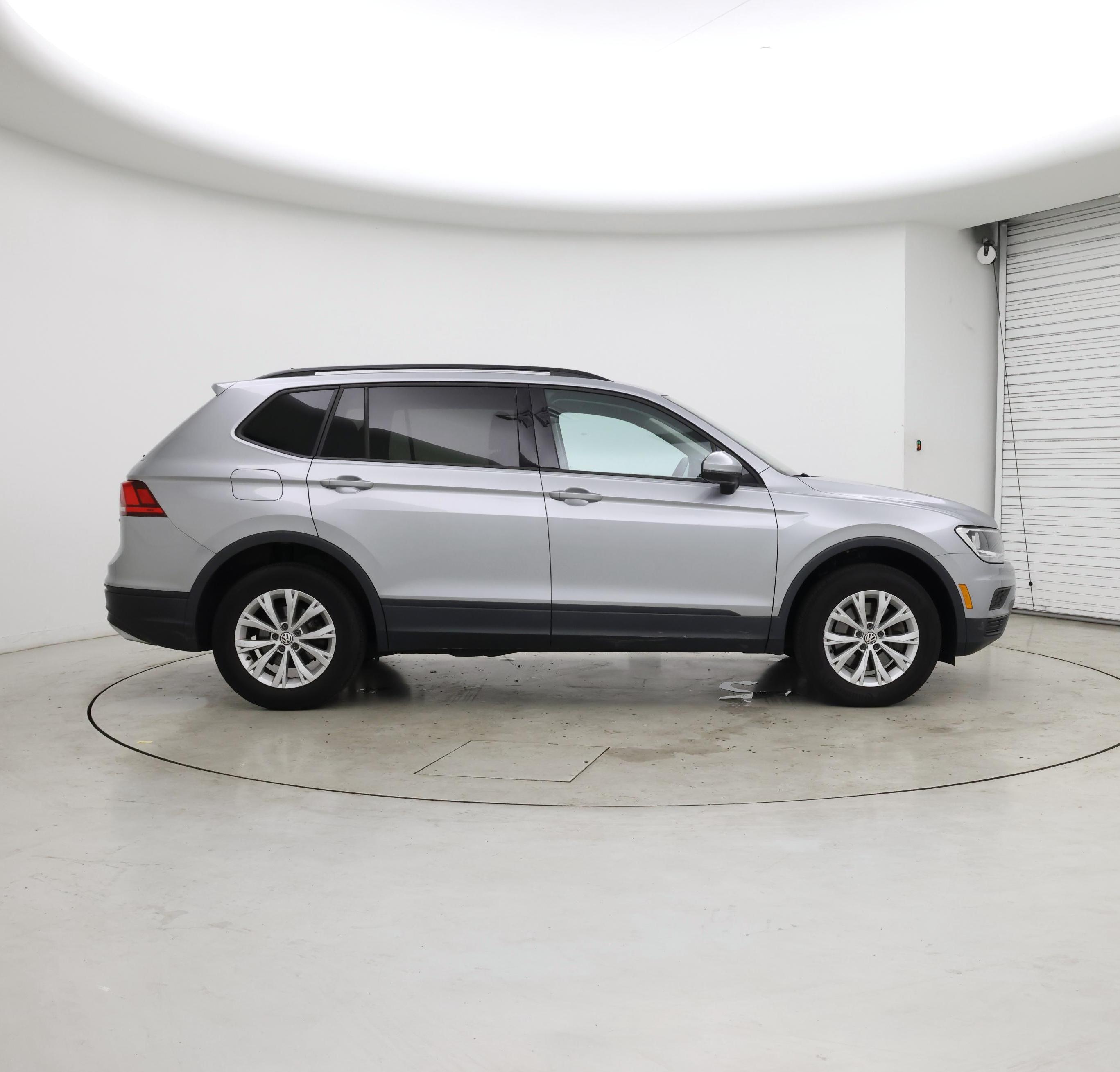 Thumbnail: 2020 Volkswagen Tiguan - 7