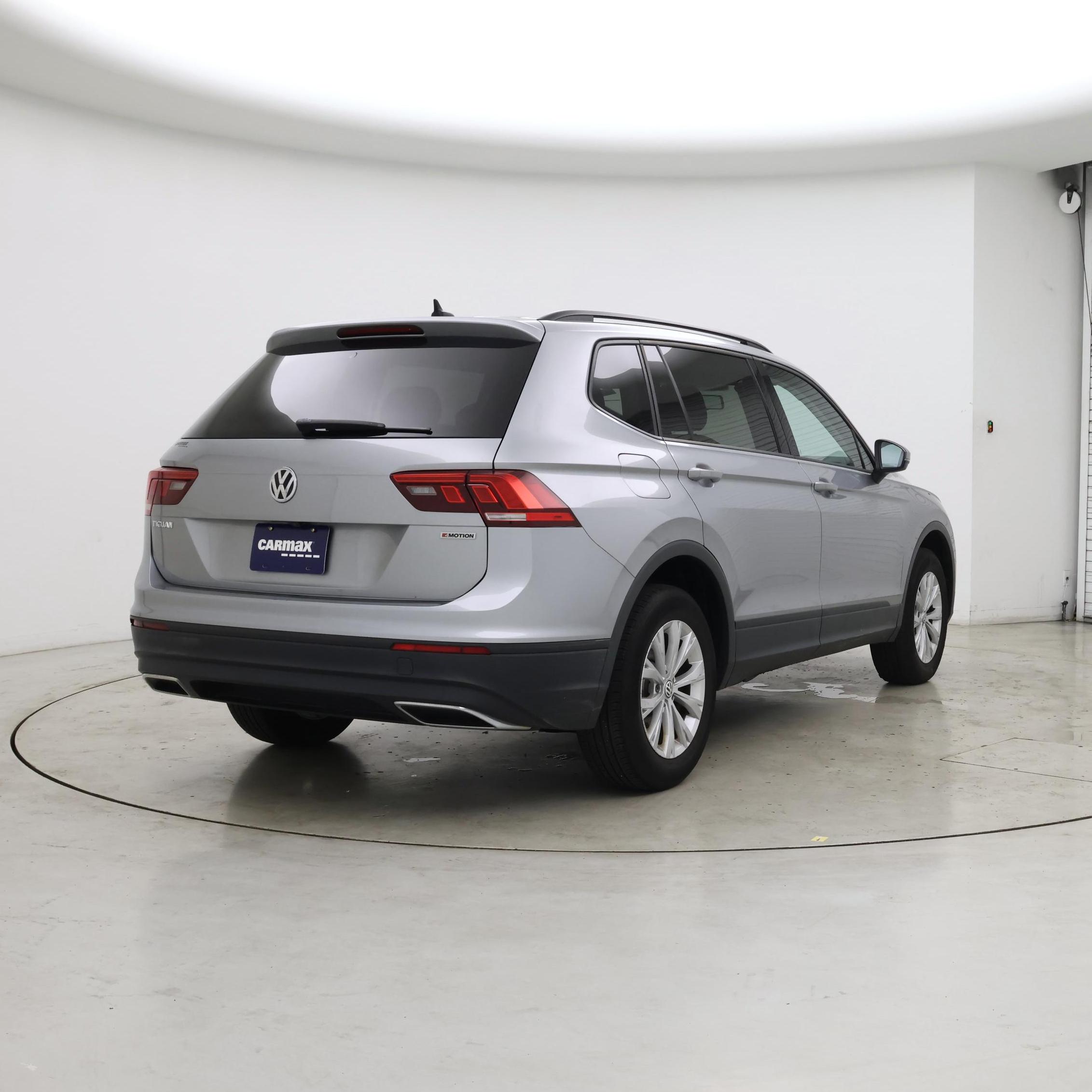 Thumbnail: 2020 Volkswagen Tiguan - 8