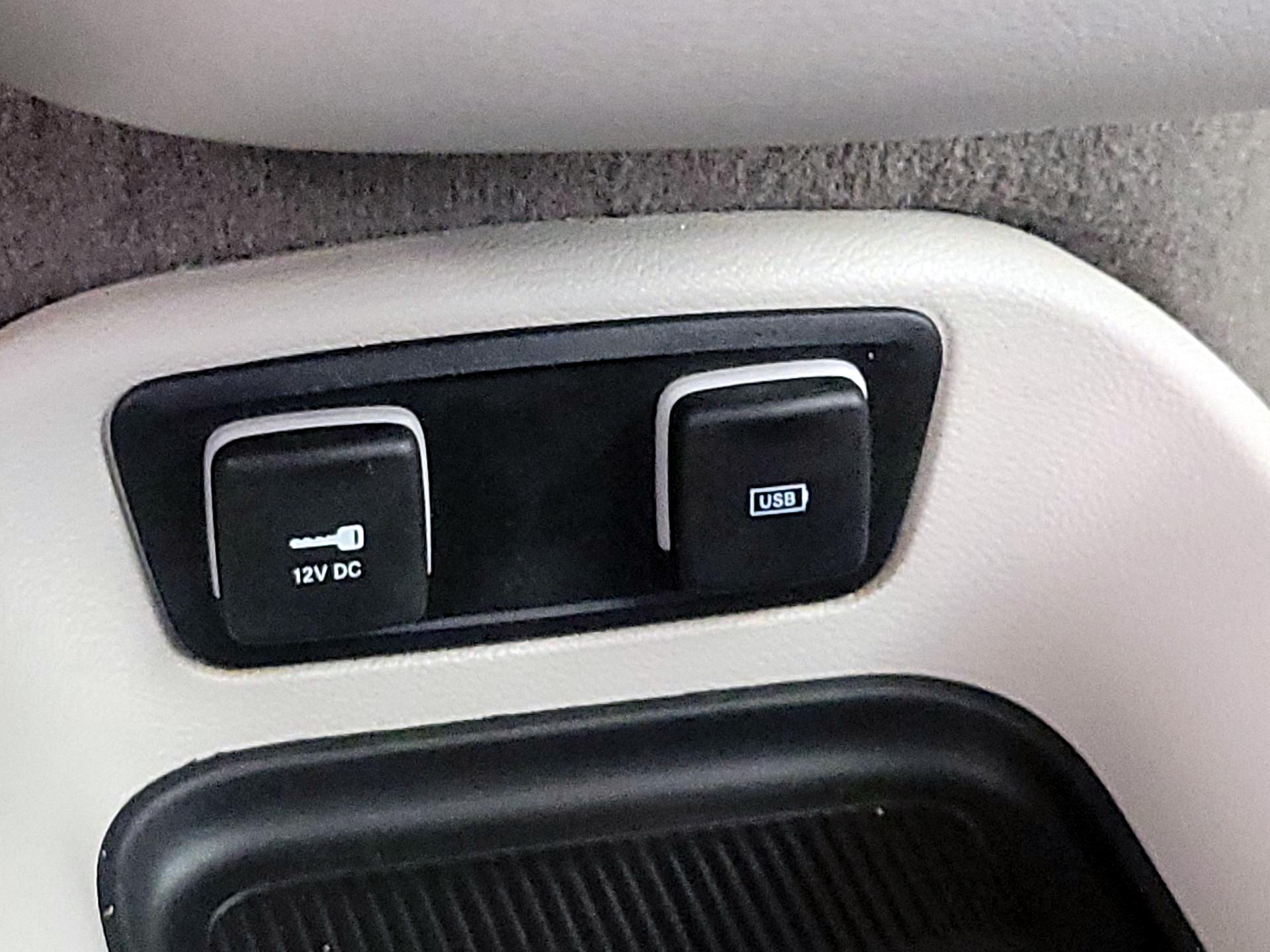 Thumbnail: 2019 Chrysler Pacifica - 19